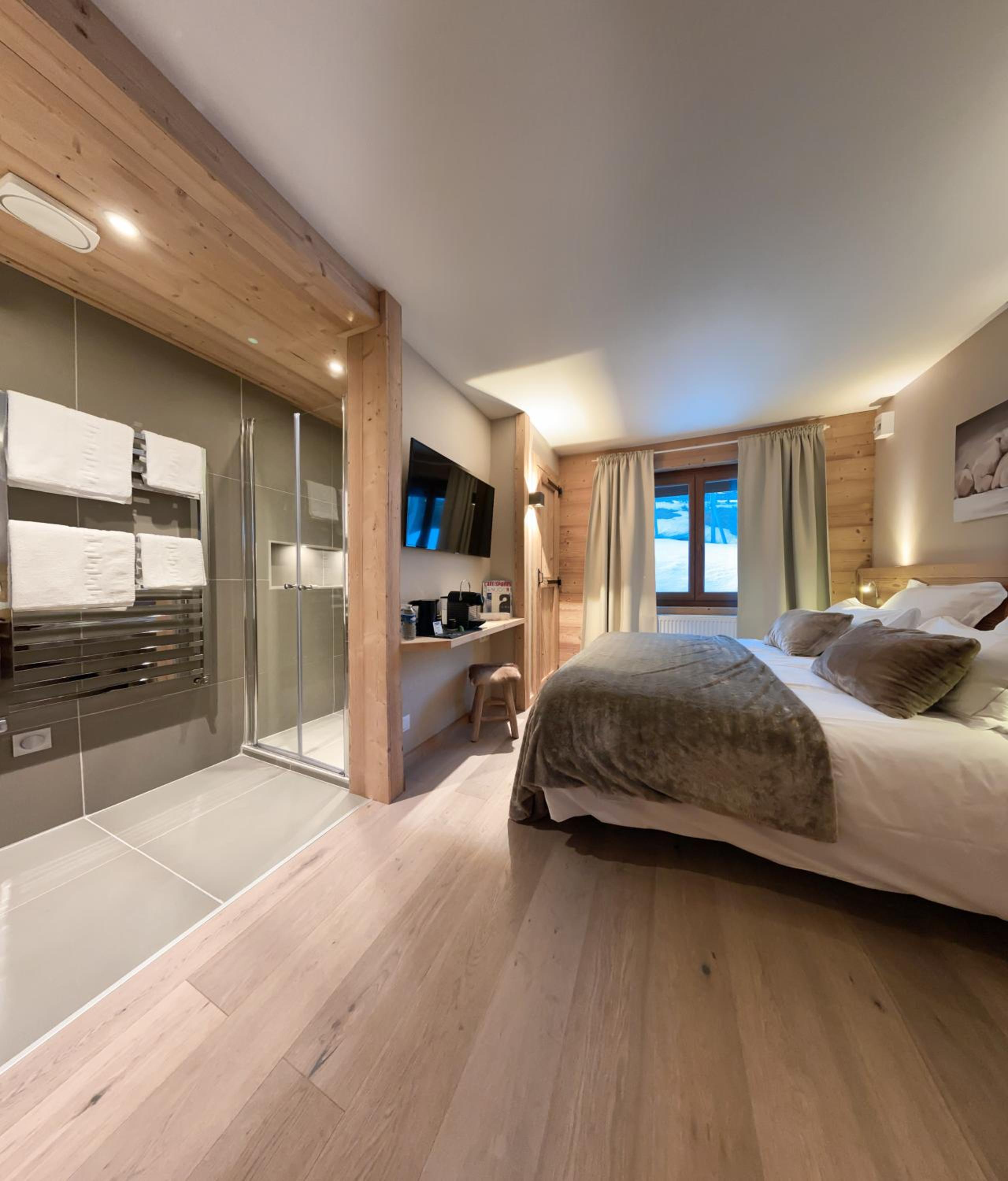 Double or Twin Room - Photo 7