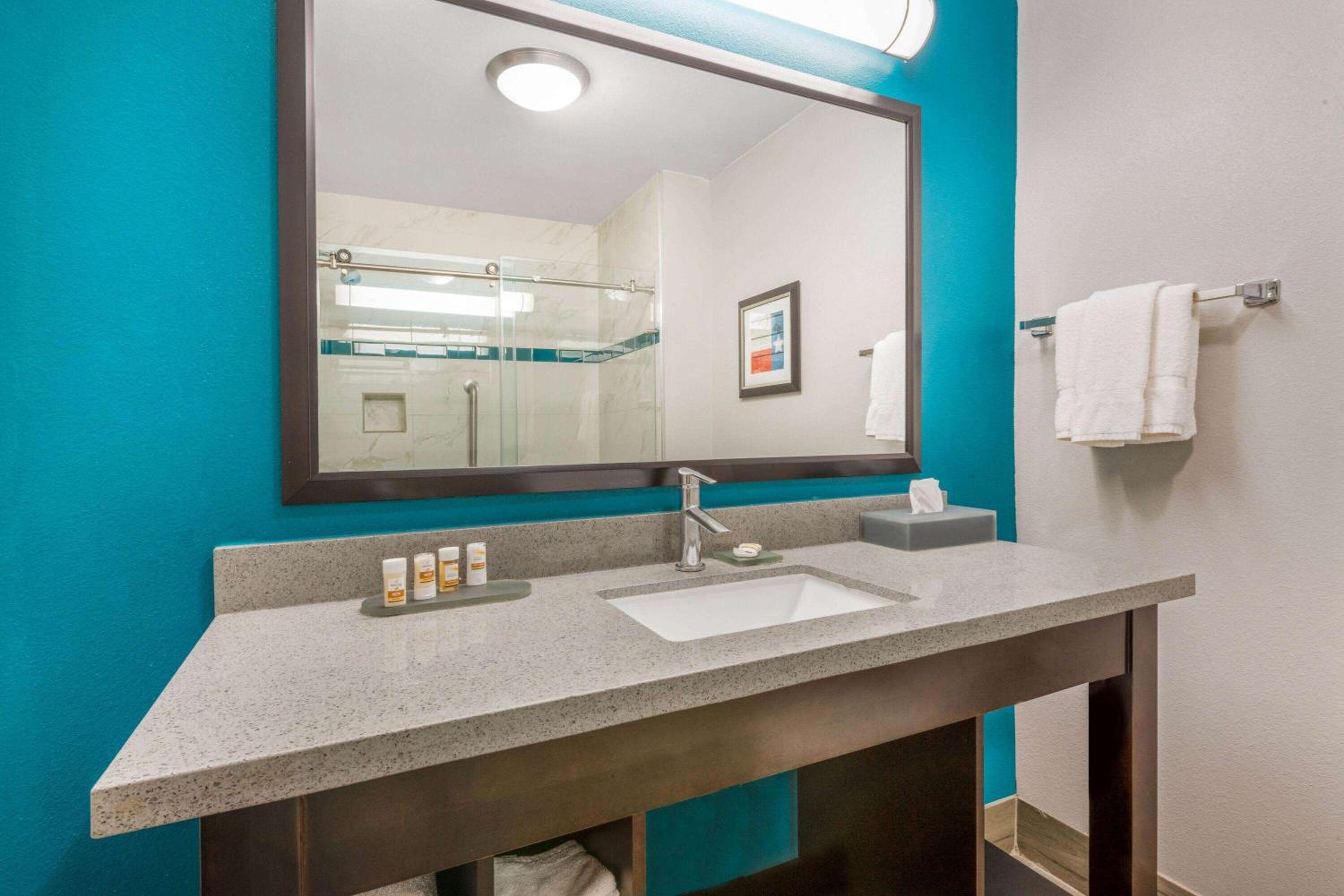 Two-Bedroom Suite with Two King Beds and Hearing Access, Non-Smoking photo 2