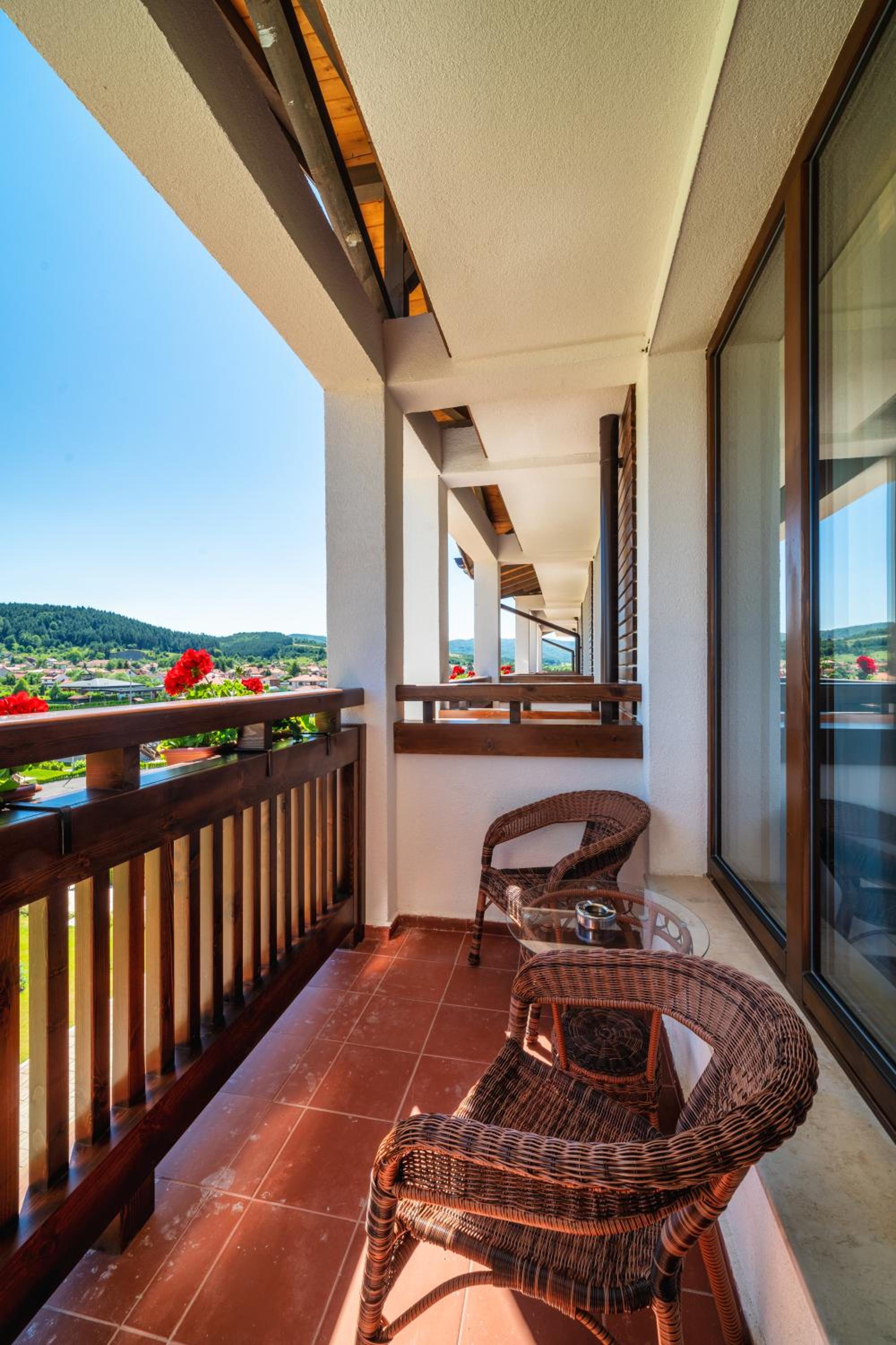 Double or Twin Room - Photo 6