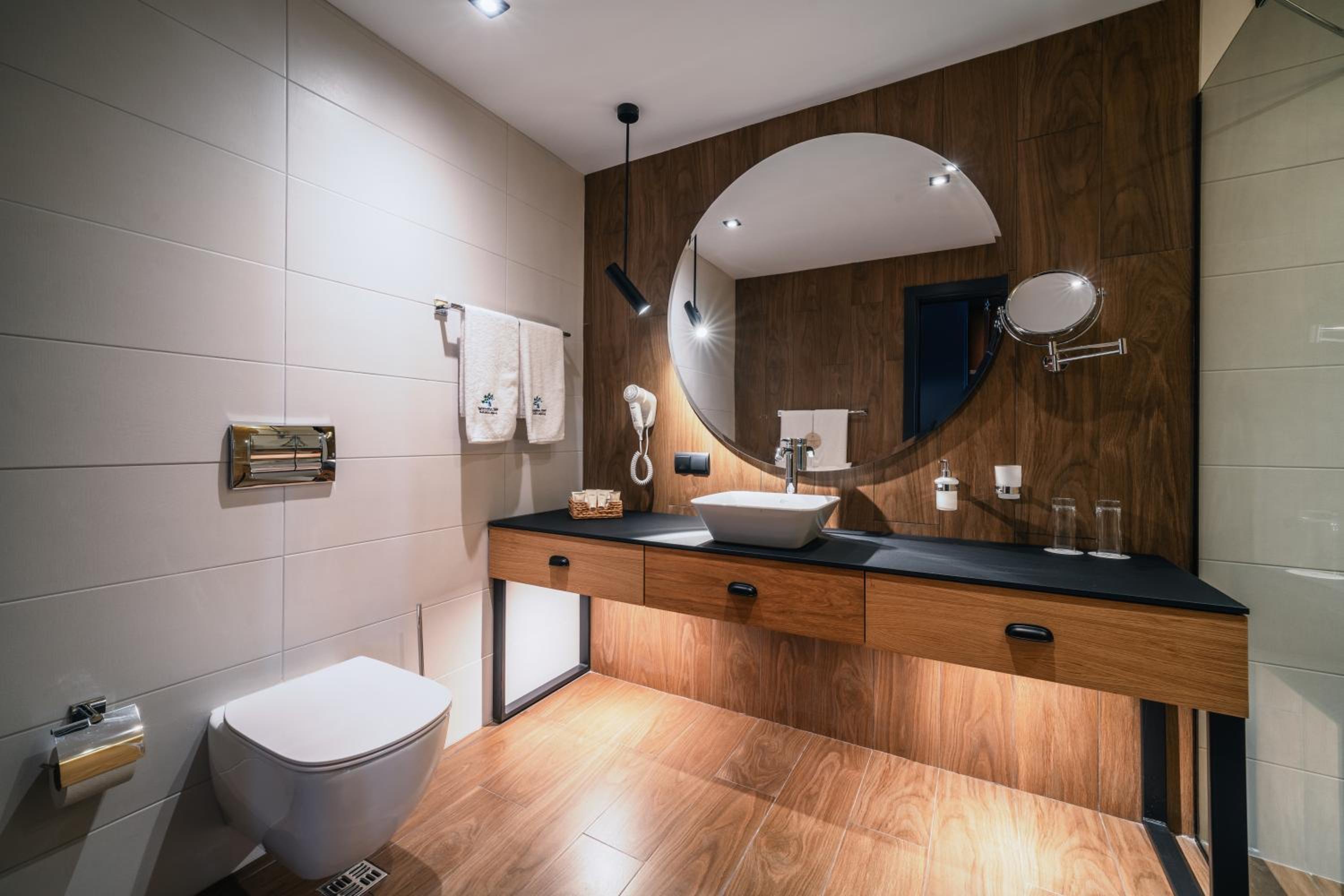 Double or Twin Room - Photo 3