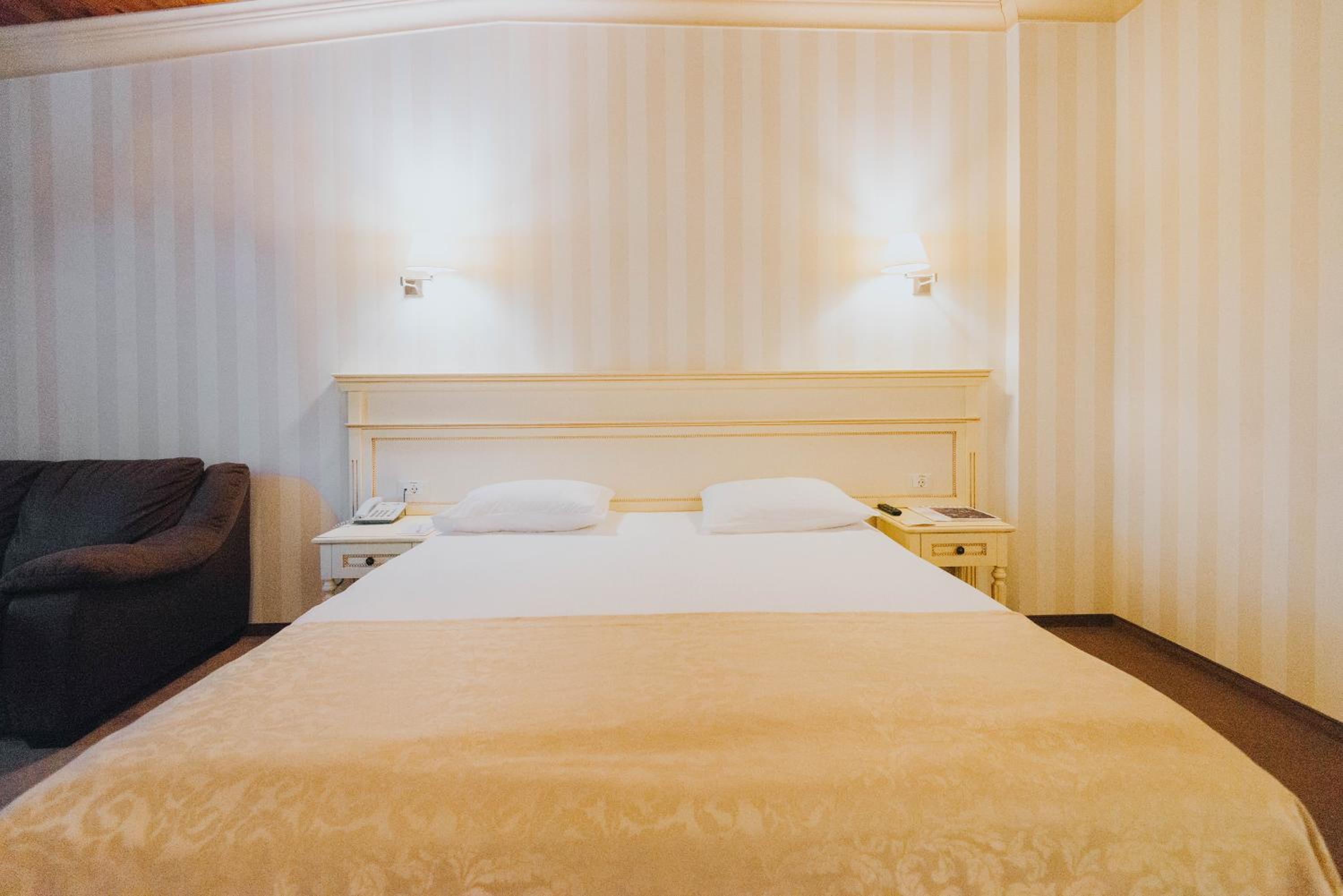 Deluxe Double Room photo 3