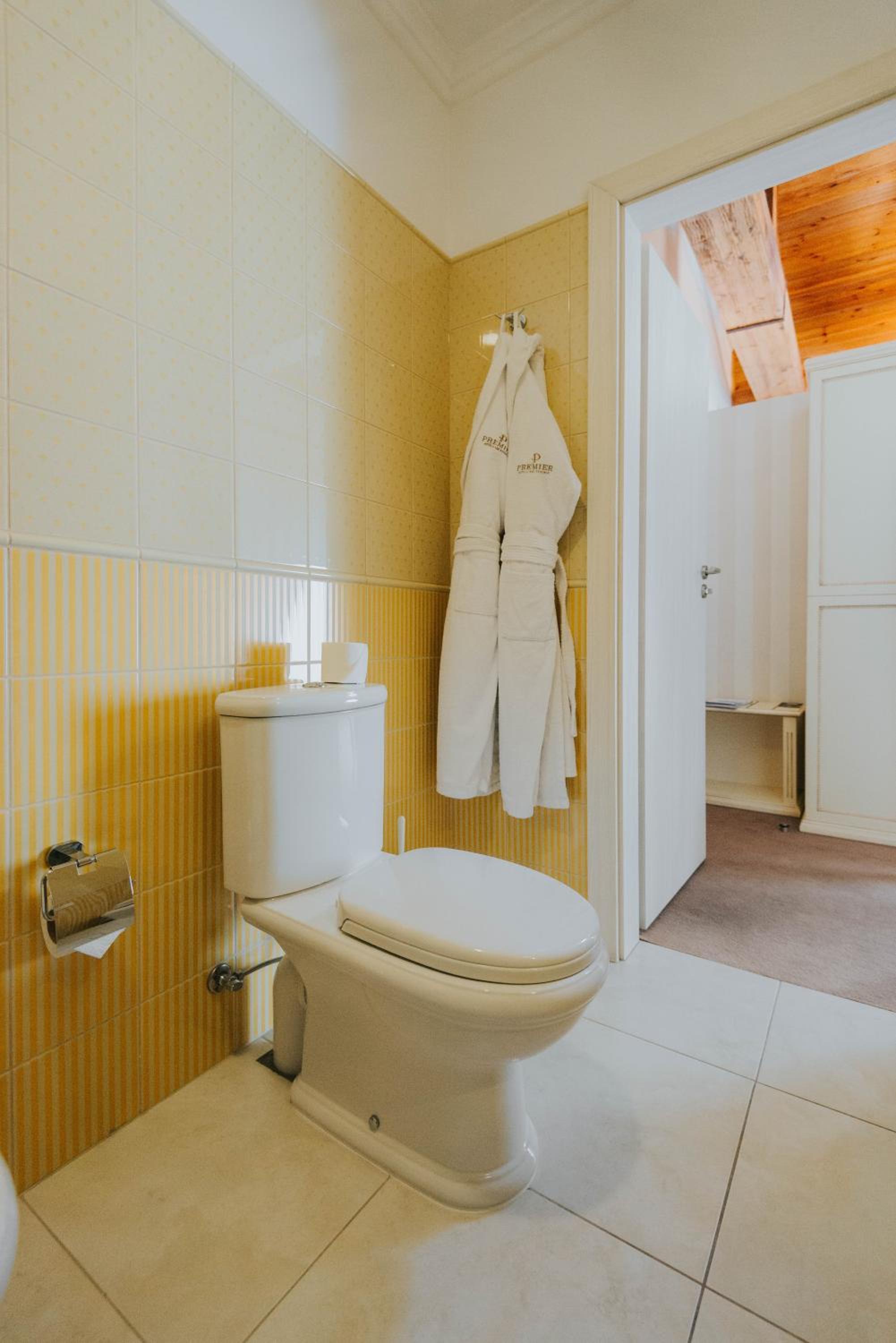 Suite with Balcony photo 3