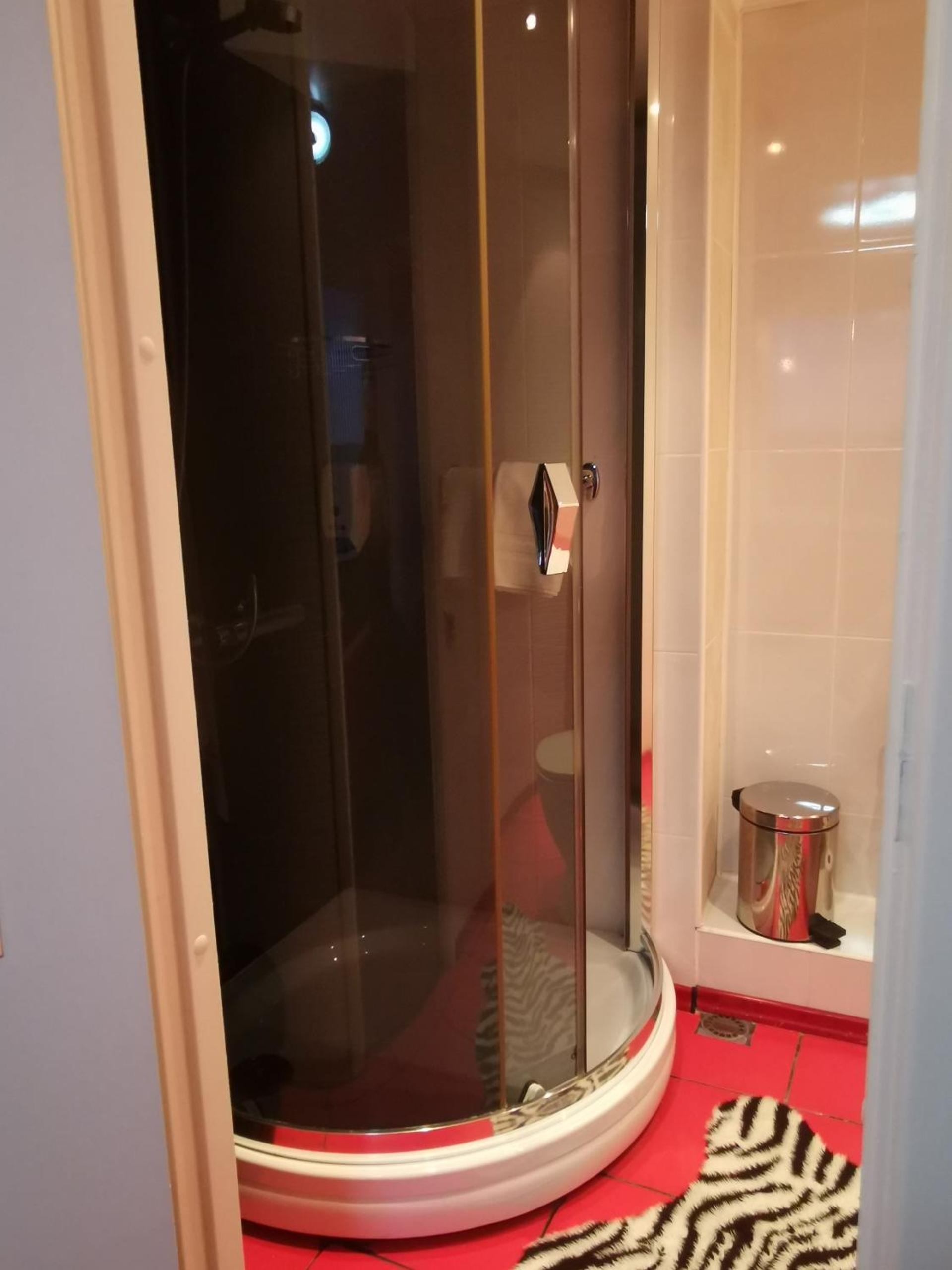 Deluxe Double Room with Balcony - Photo 7