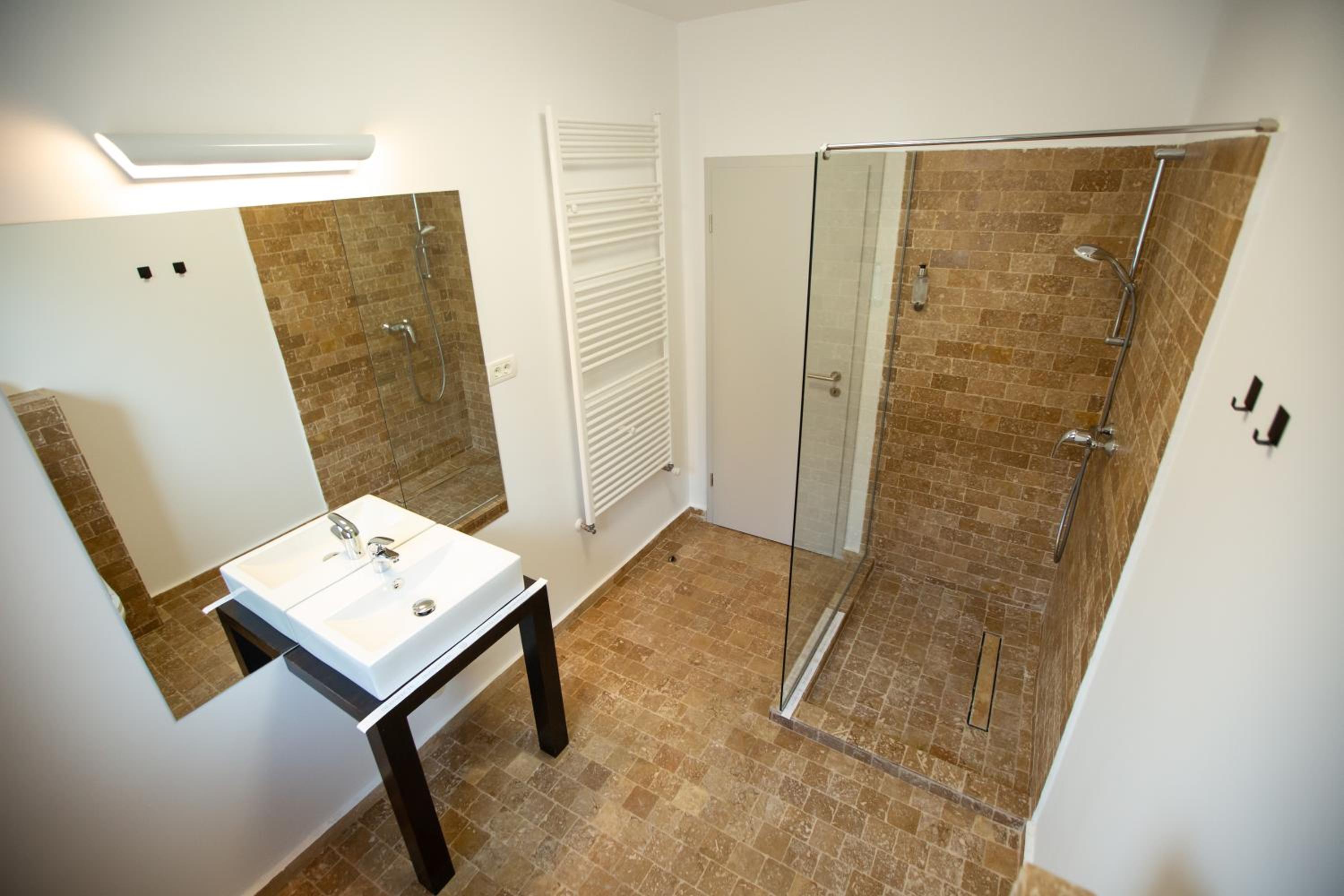 Superior King Room - Photo 2