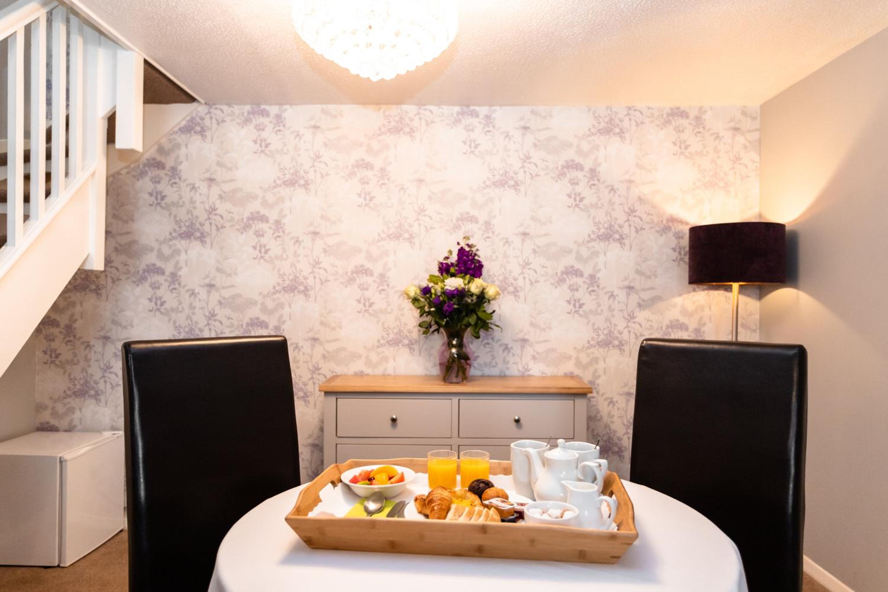 Queen Suite photo 2