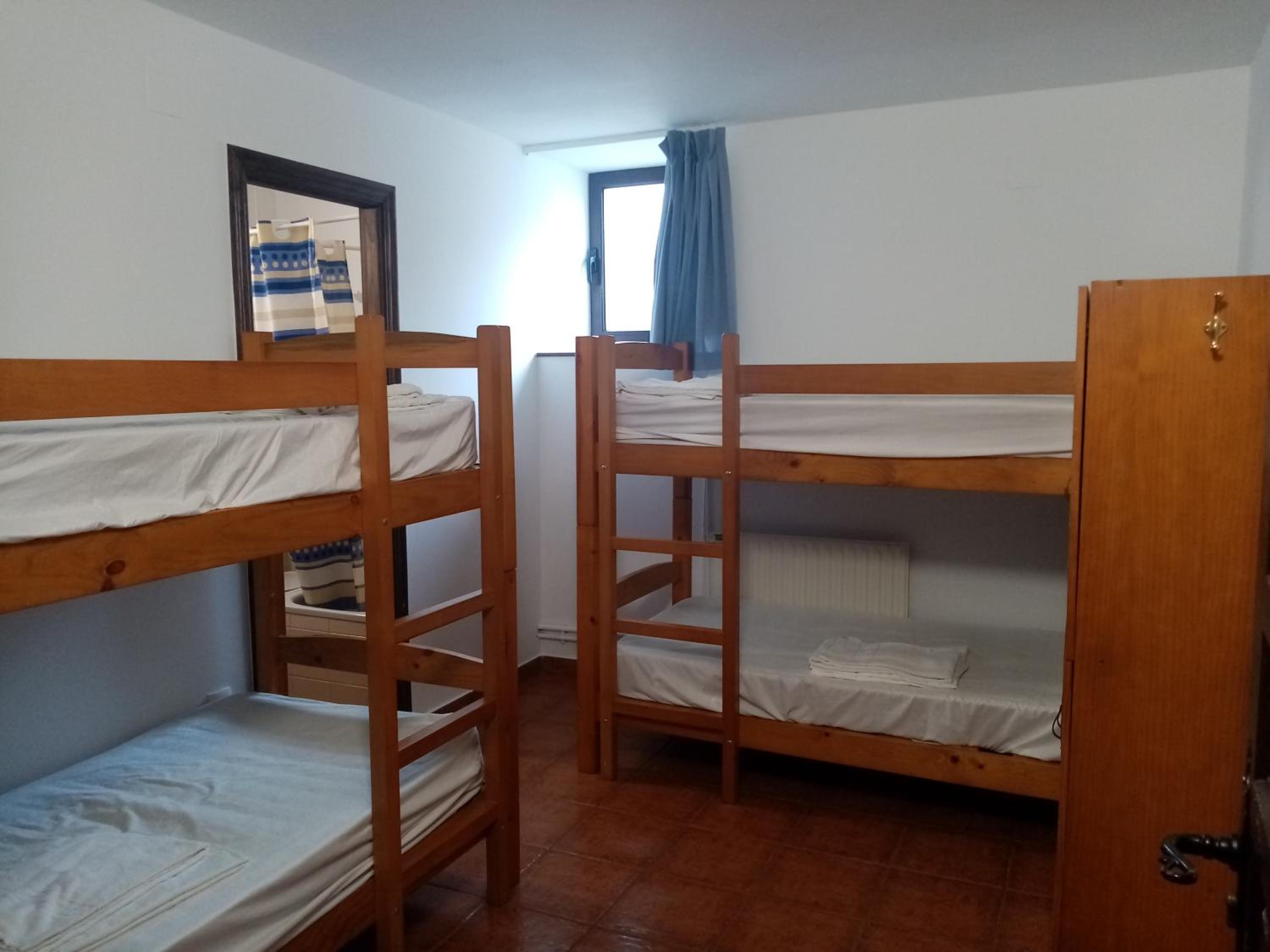 Habitación Cuádruple con Baño Privado