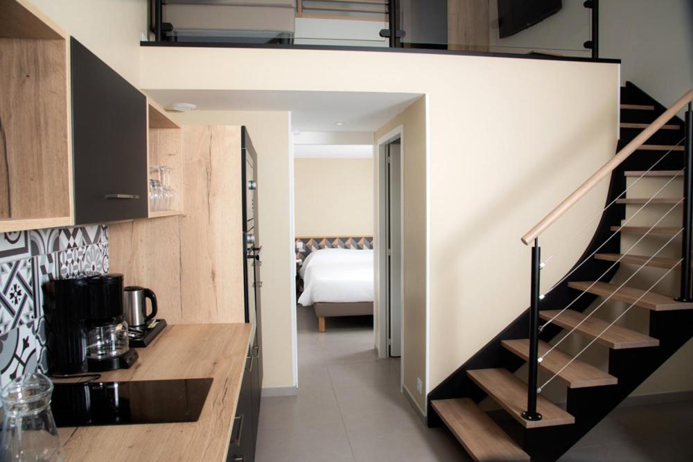 Apartment - Split Level - Photo 7