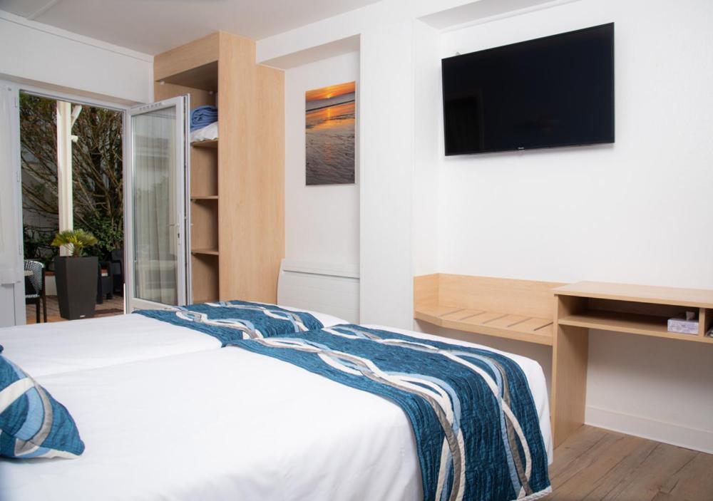 Quadruple Room with Terrace - Photo 1