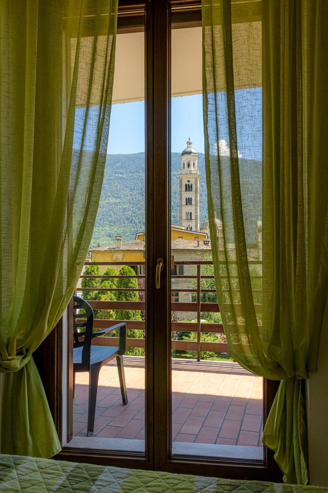 Double or Twin Room - Photo 6