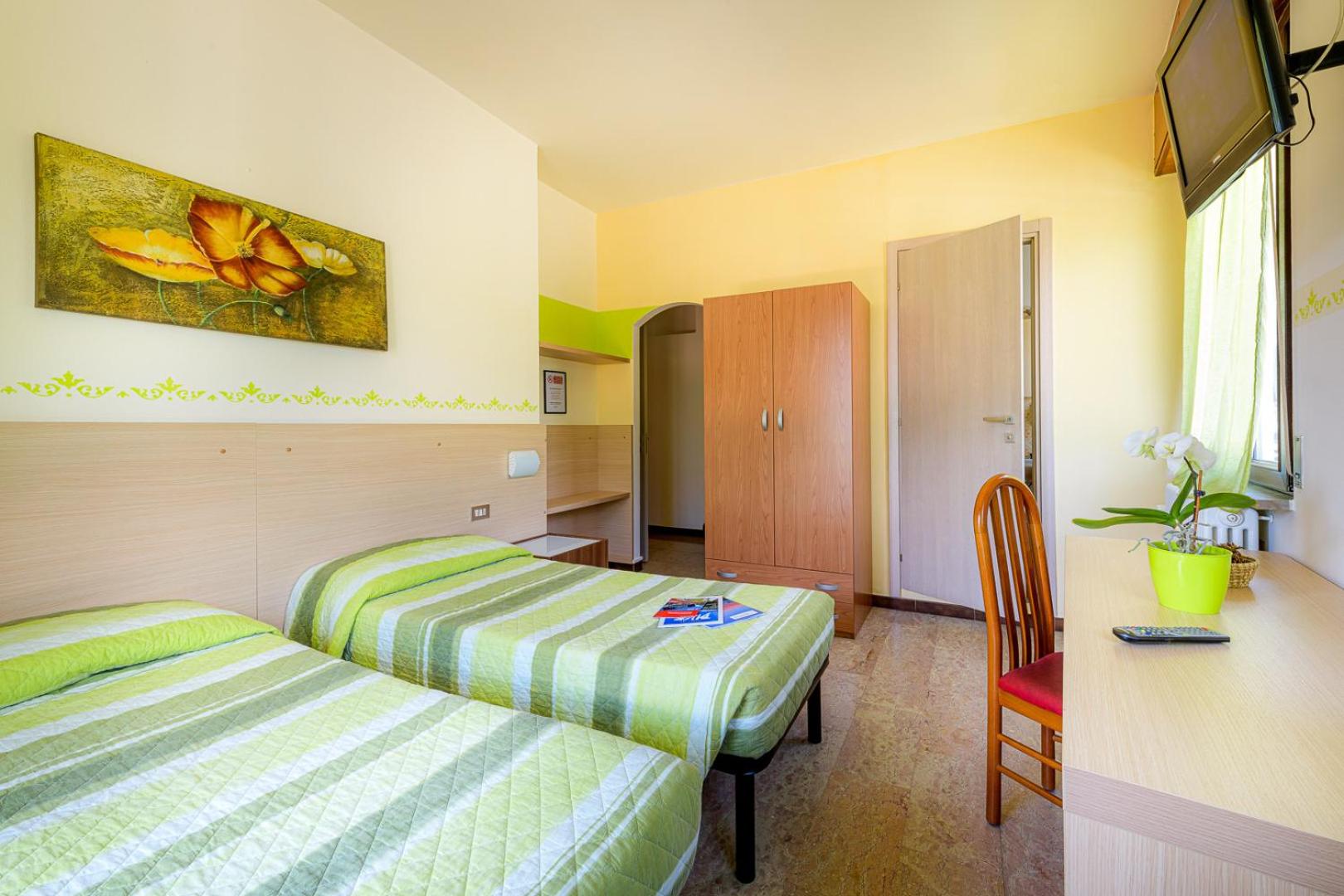 Double or Twin Room - Photo 7