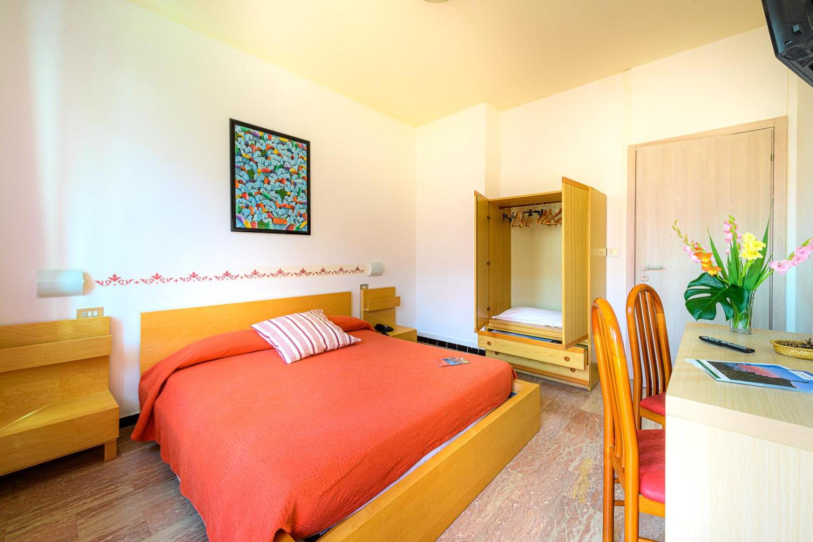 Double or Twin Room - Photo 2