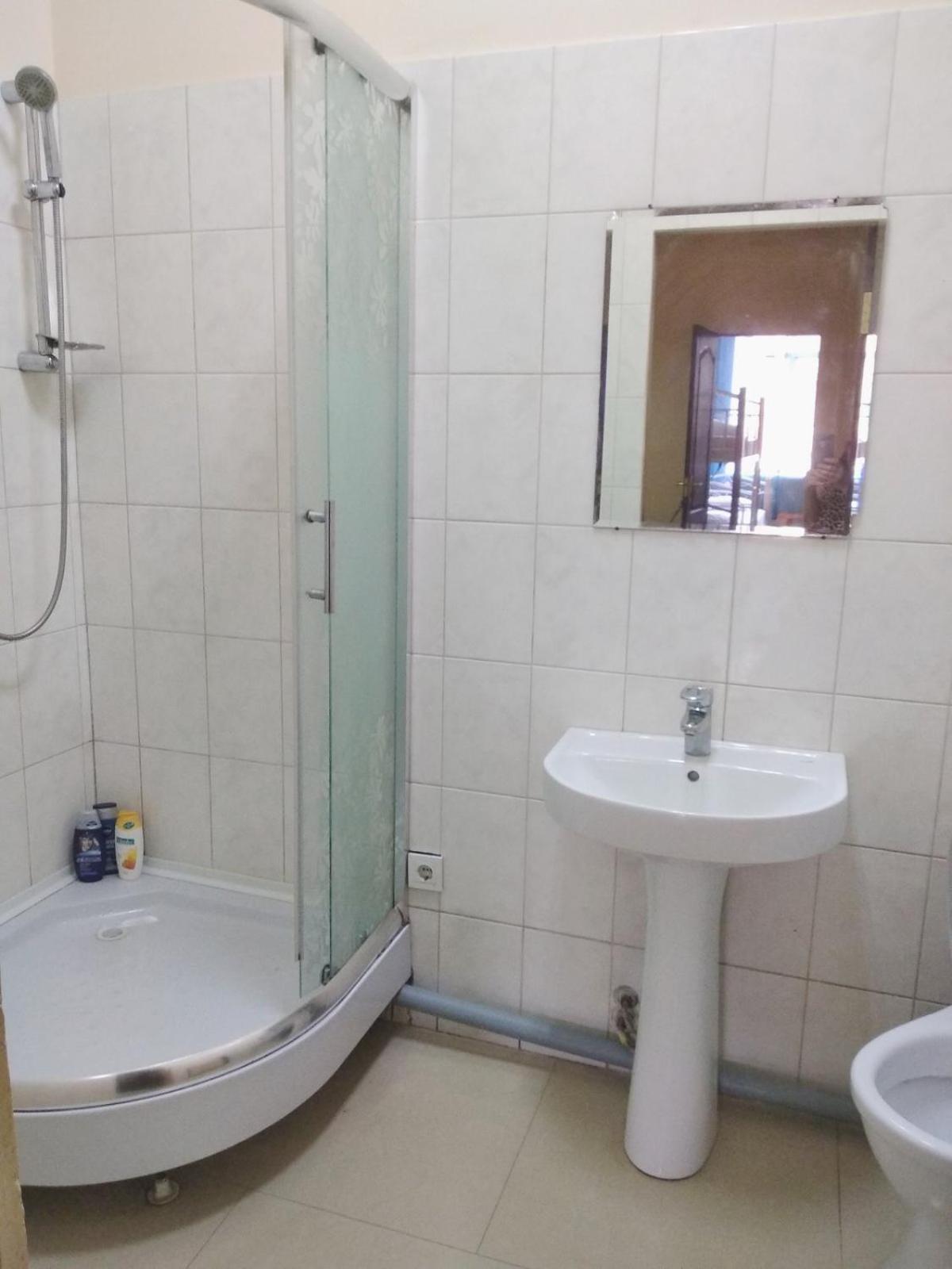 Economy Quadruple Room with Shared Bathroom photo 3