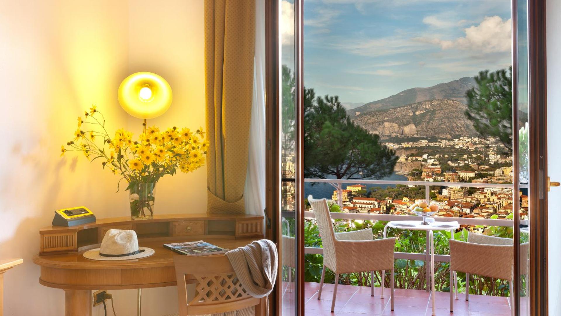 Junior Suite with Sea View - Photo 4