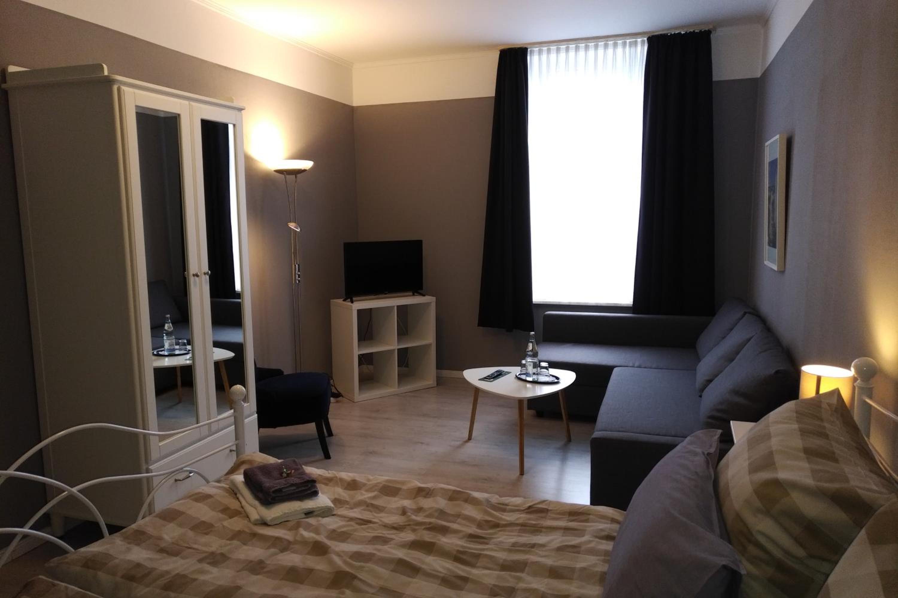 Family Room - Photo 4