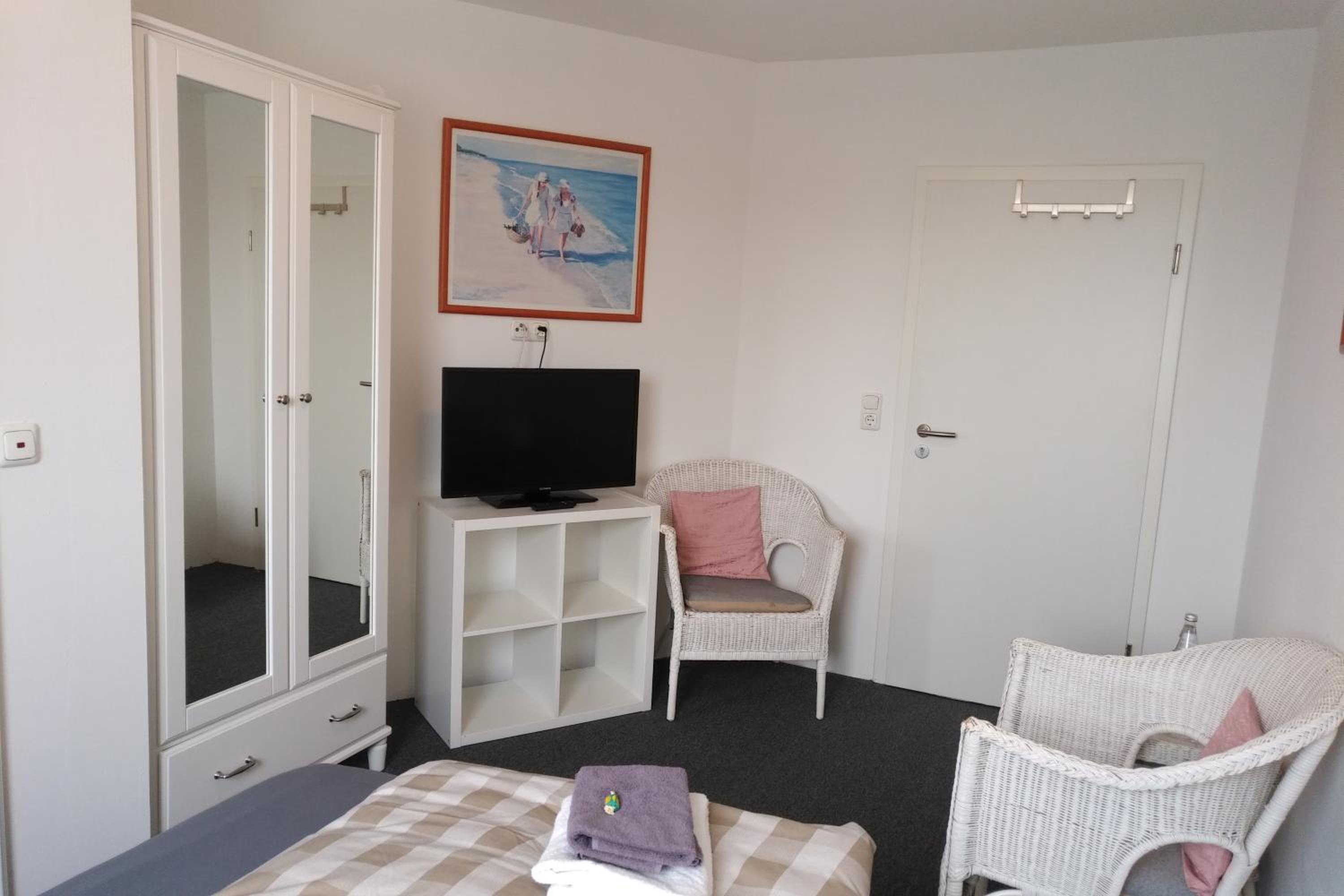Economy Double Room - Photo 3