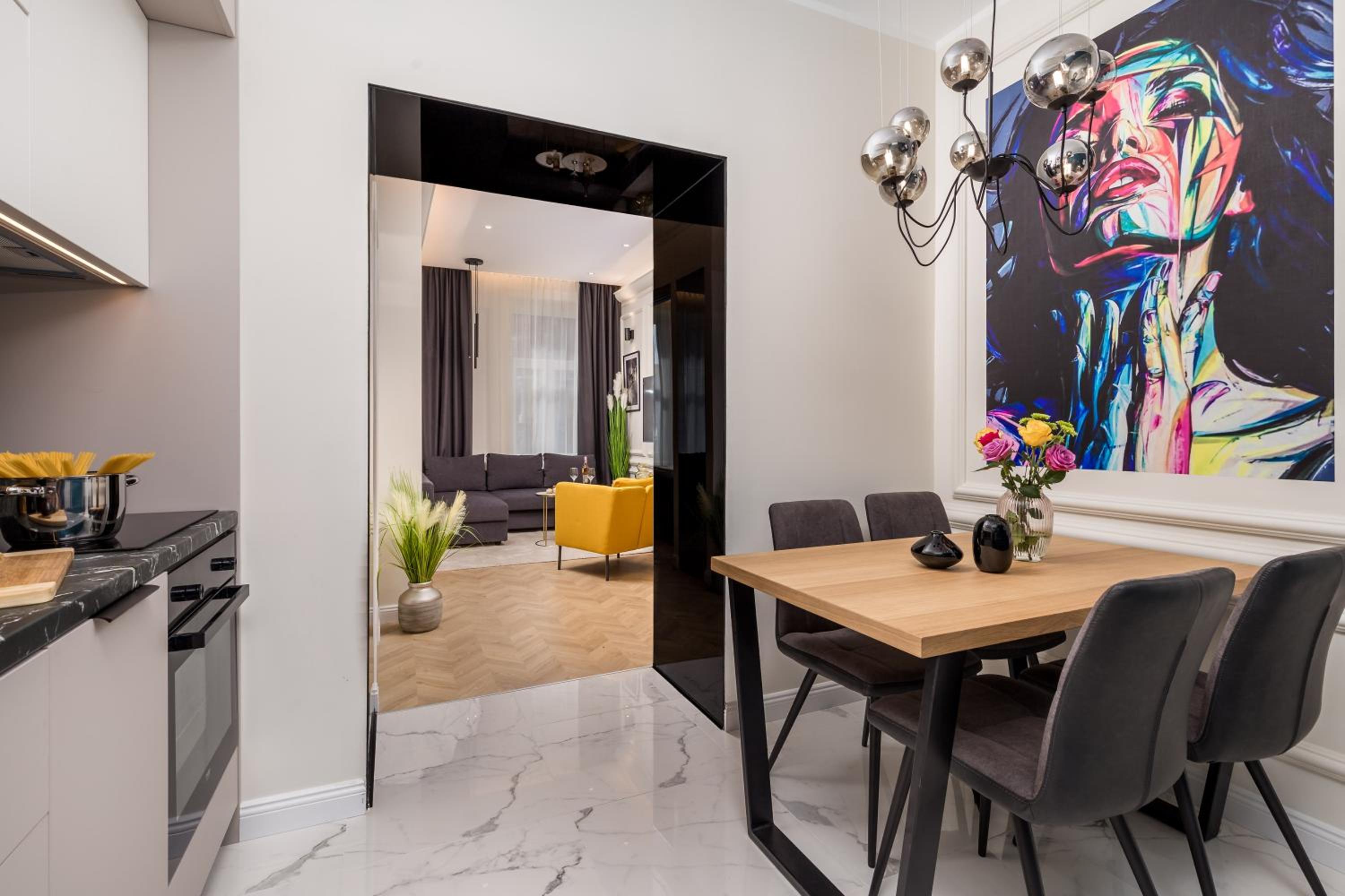 One-Bedroom Apartment - Photo 3