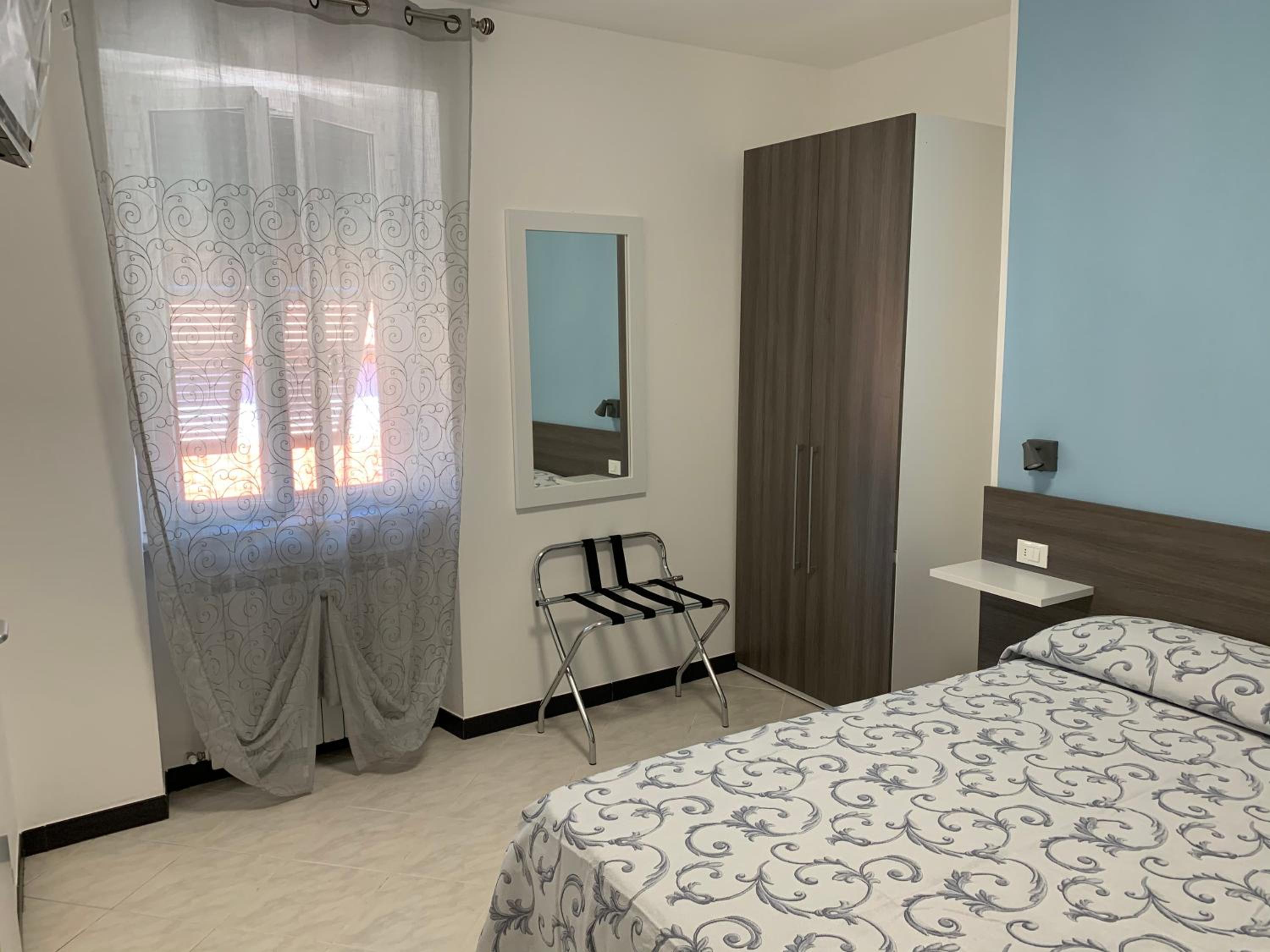 Double Room - Photo 5