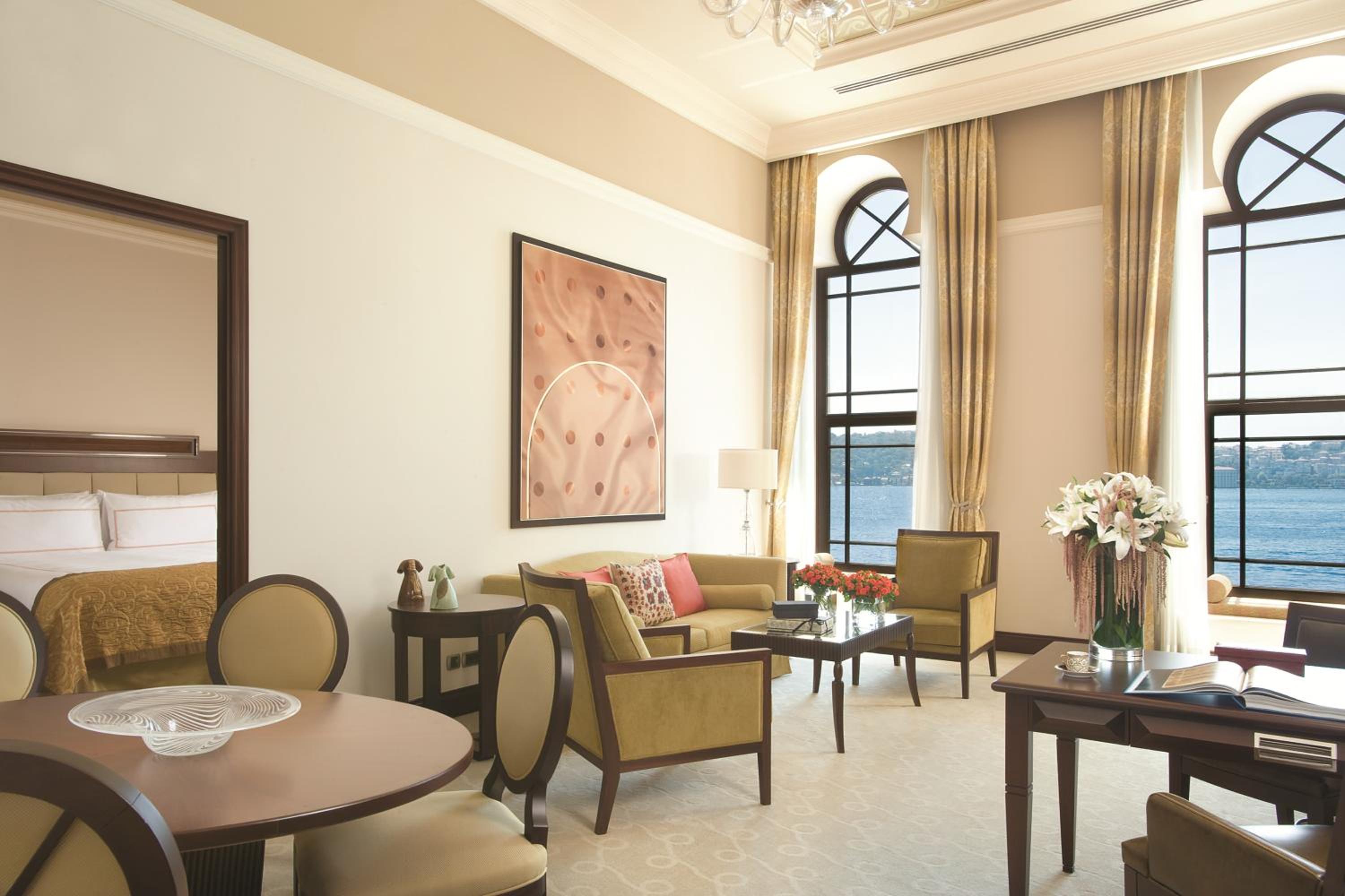 Bosphorus Palace Suite King Bed photo 2