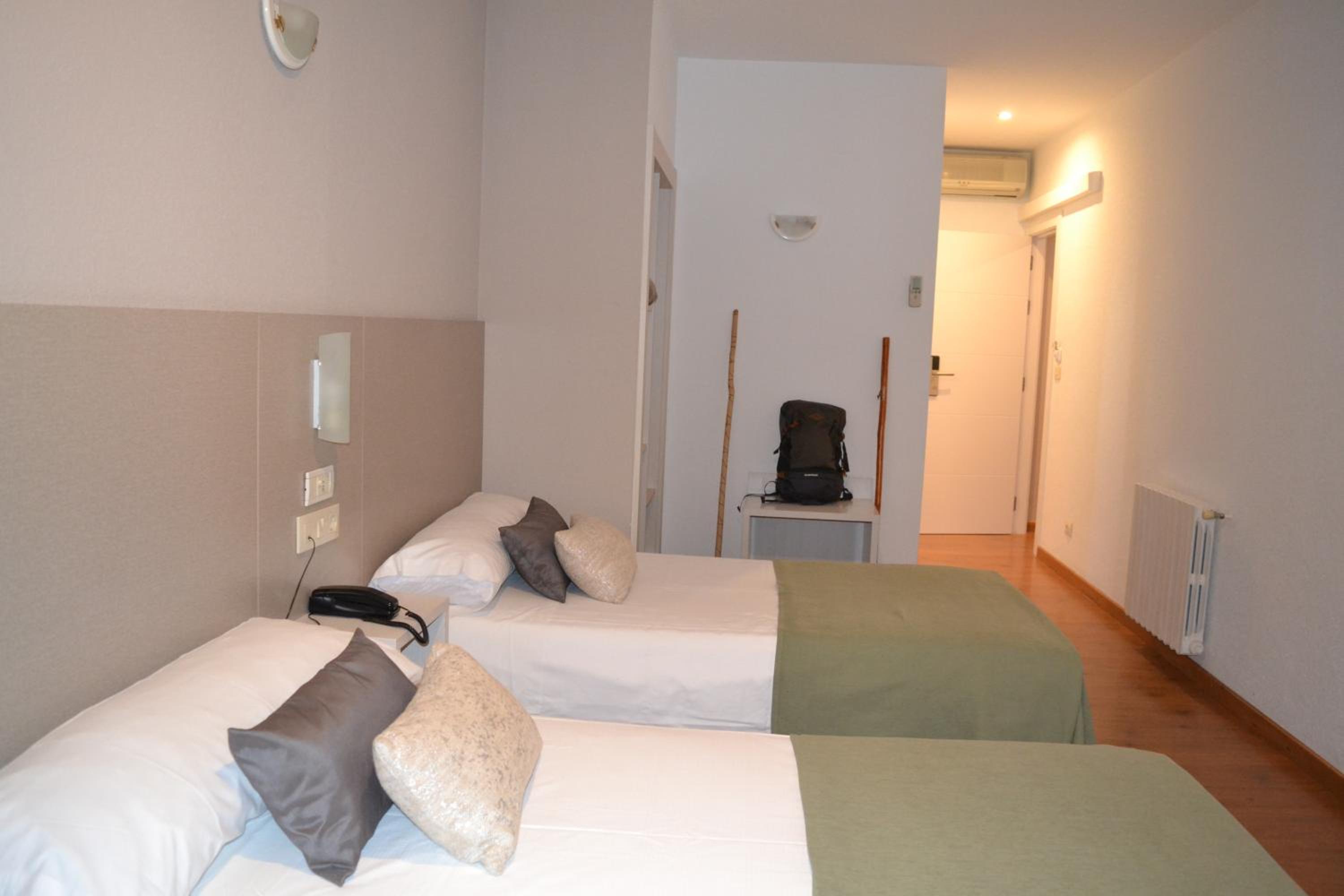 Double or Twin Room - Photo 2