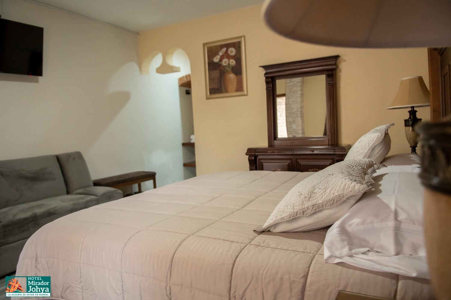 Deluxe Double or Twin Room photo 3