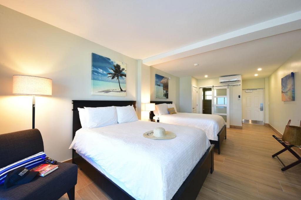 Oceanfront Queen Room photo 2