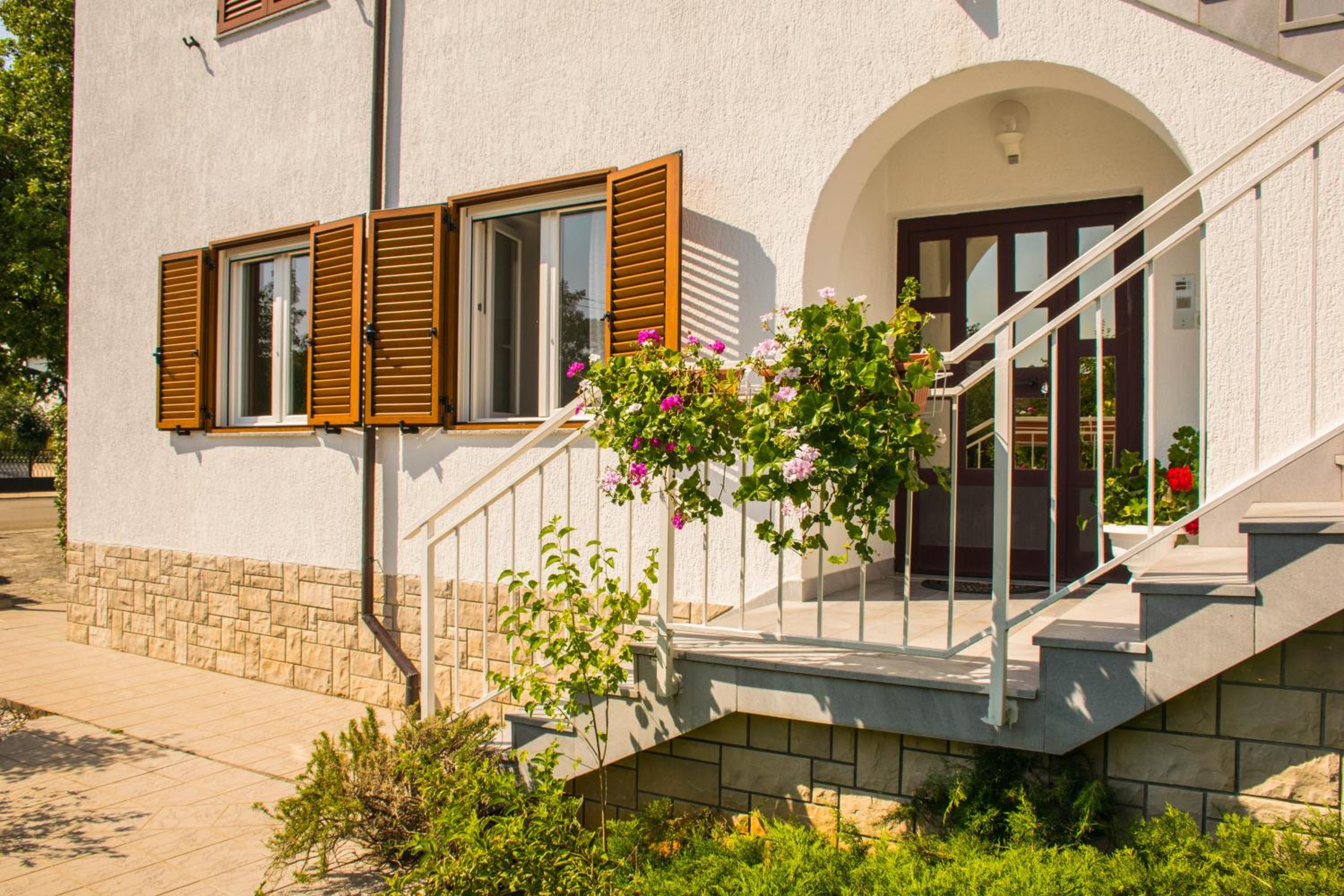 Apartment with Garden View