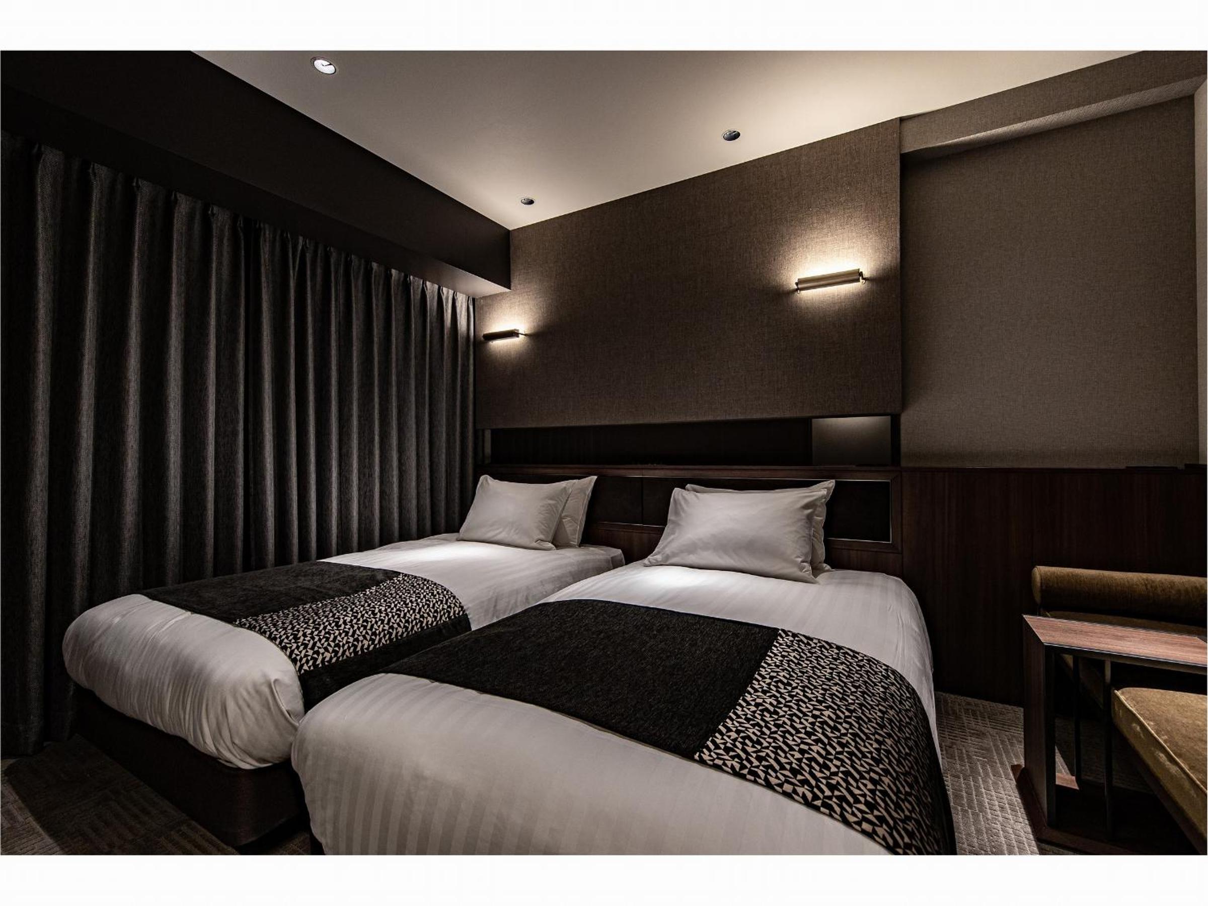 Twin Room - Photo 8
