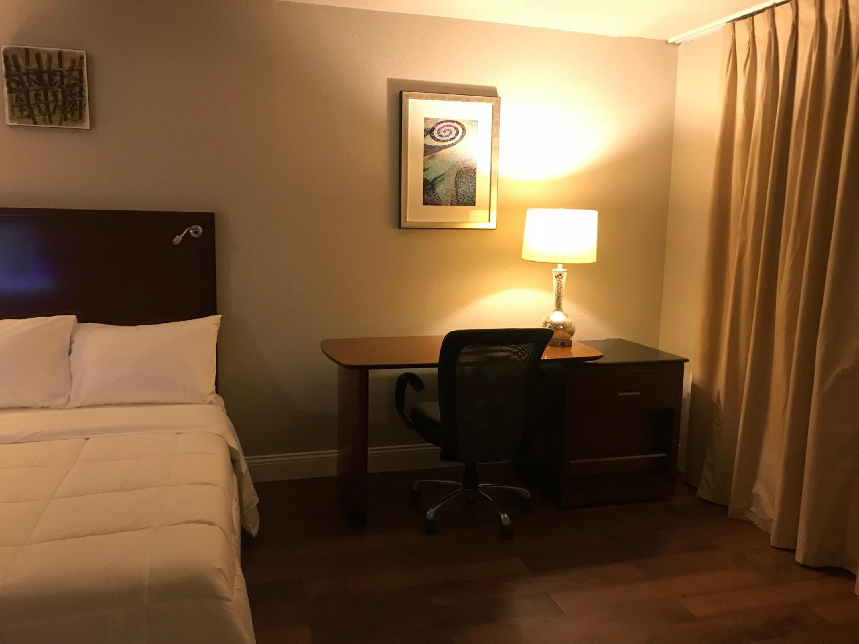 Deluxe King Room - Photo 1