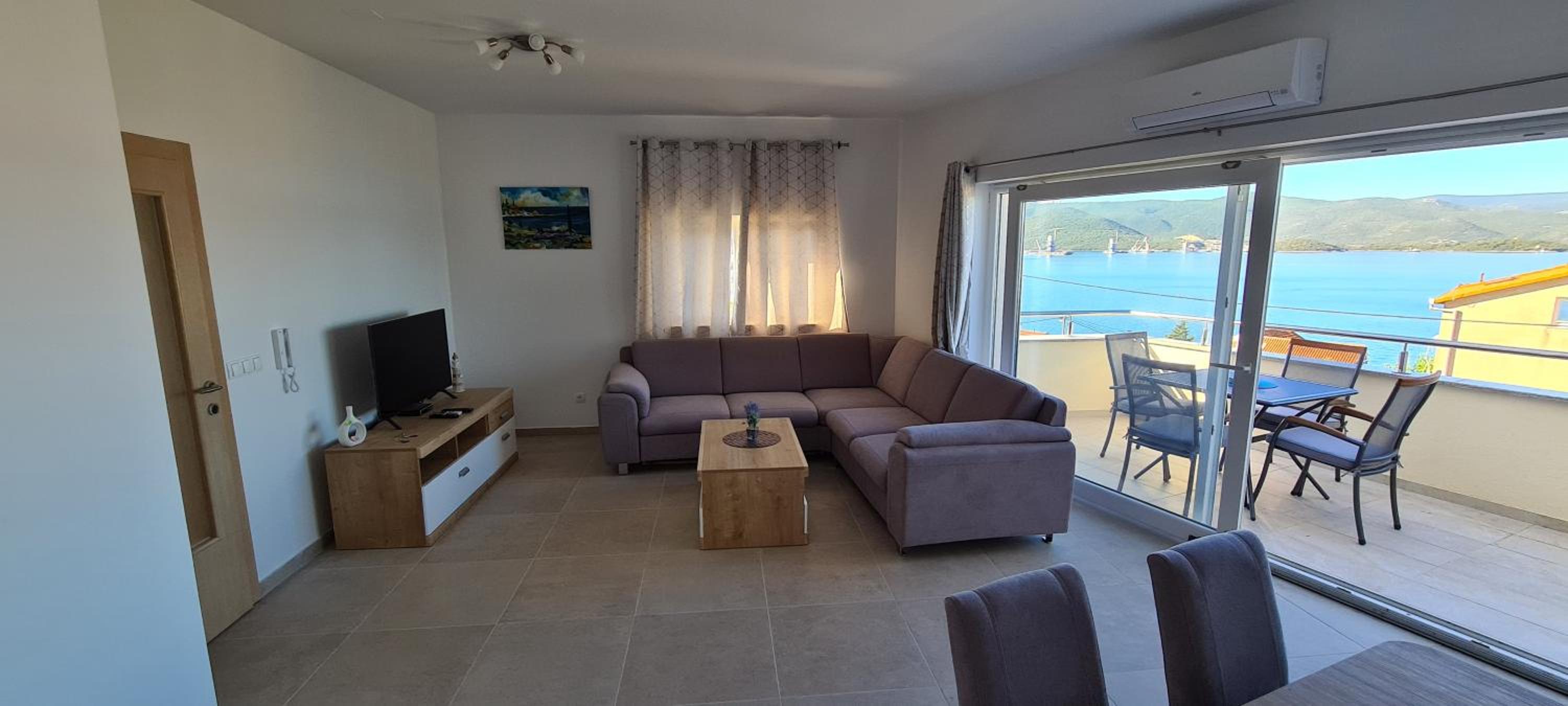 Apartment with Balcony photo 1