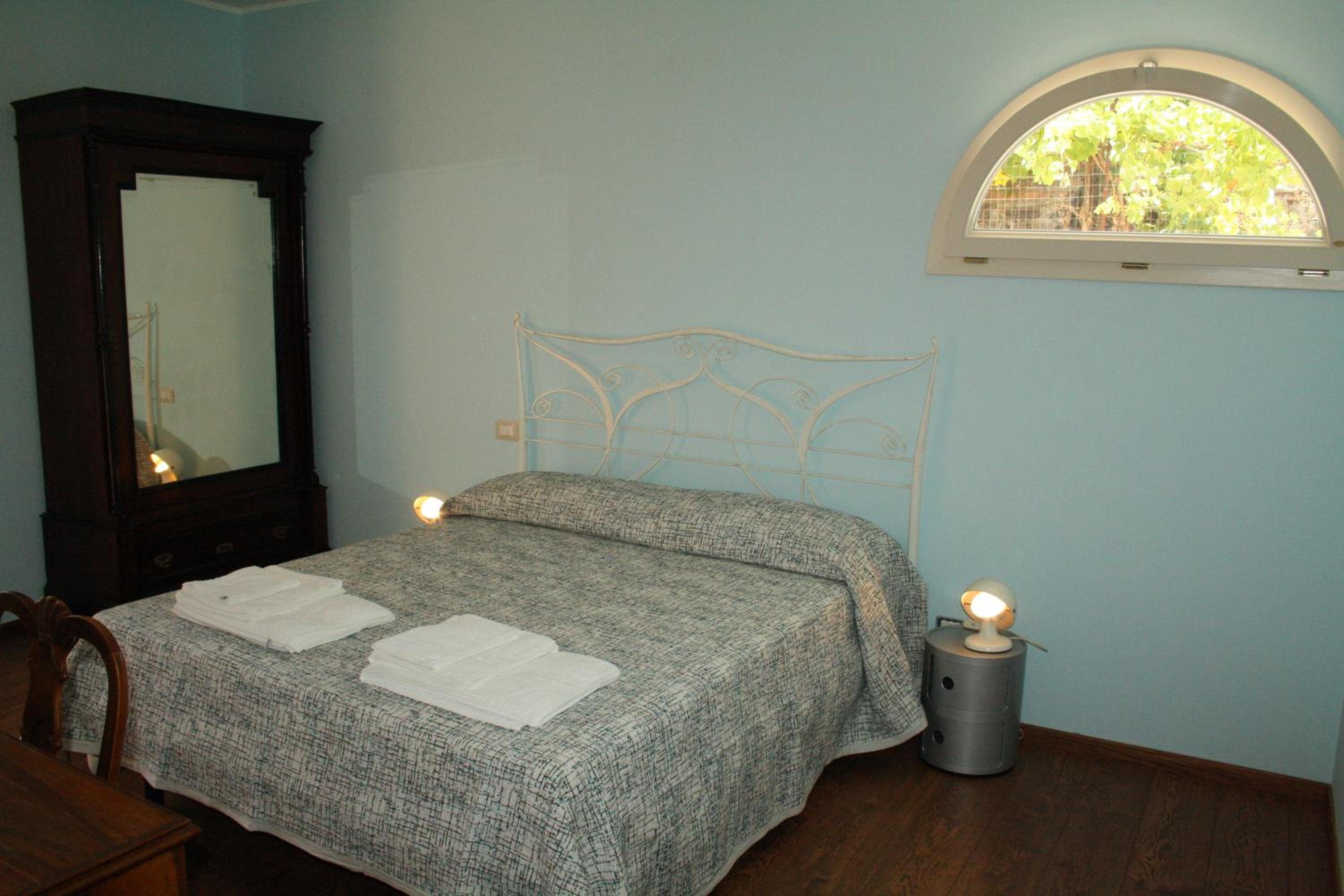 Triple Room with Private Bathroom - Photo 1