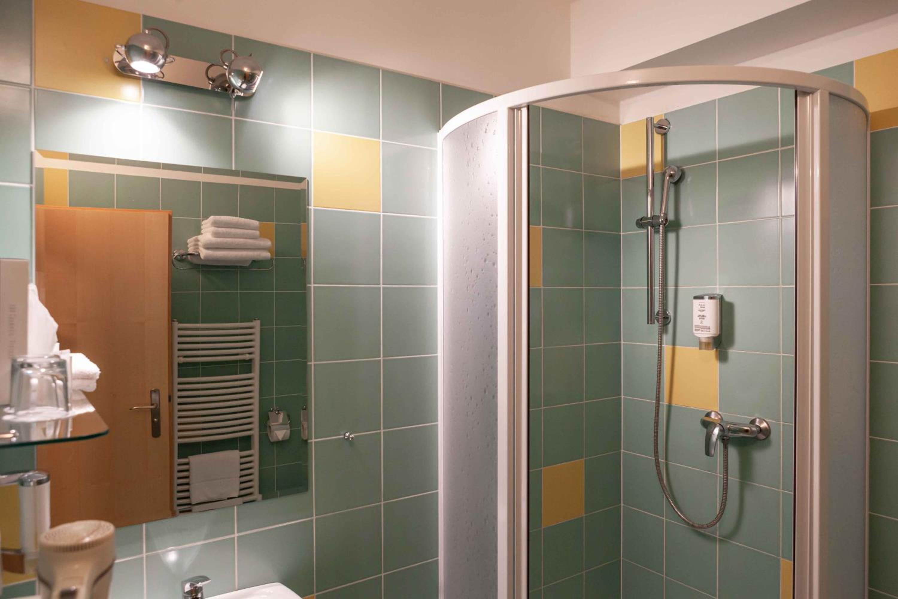 Twin Room - Photo 7