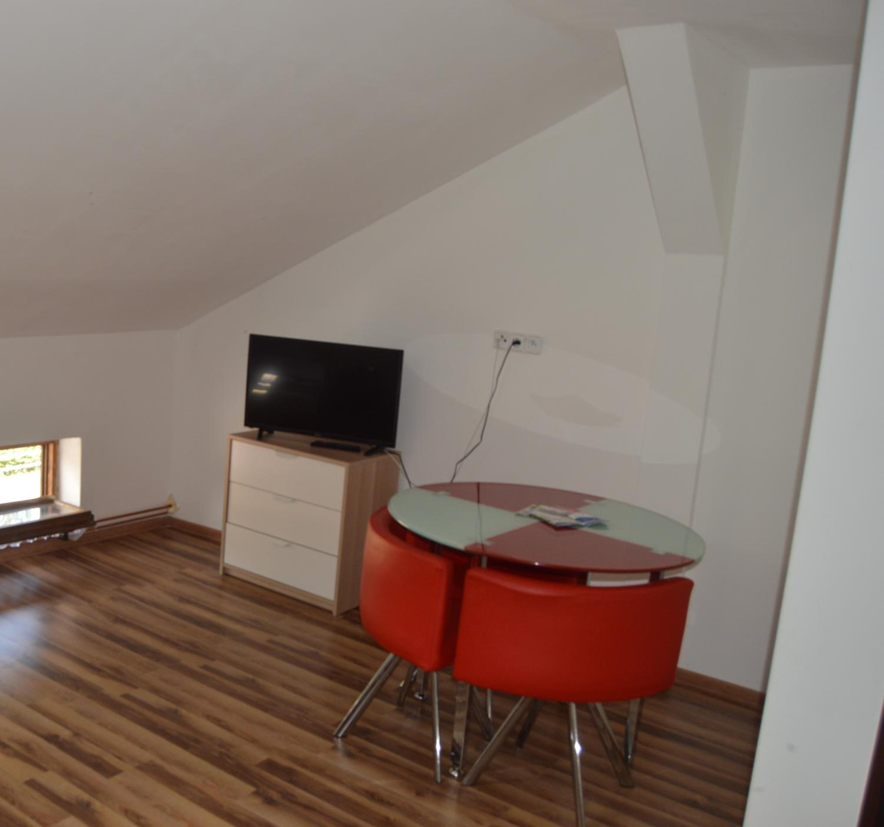Family Room with Shower - Photo 6
