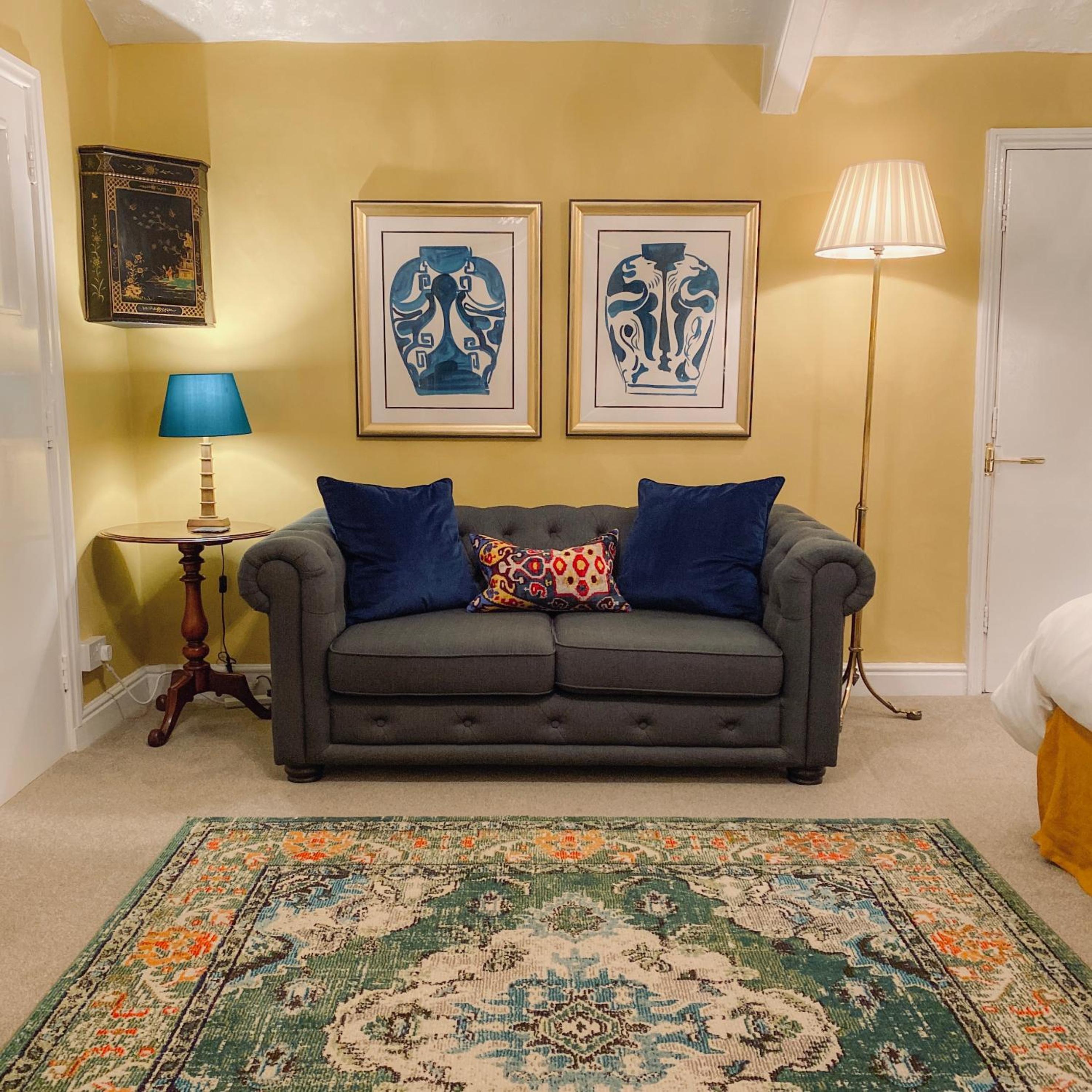 Deluxe Super King Room with Bath- Dog Friendly photo 3