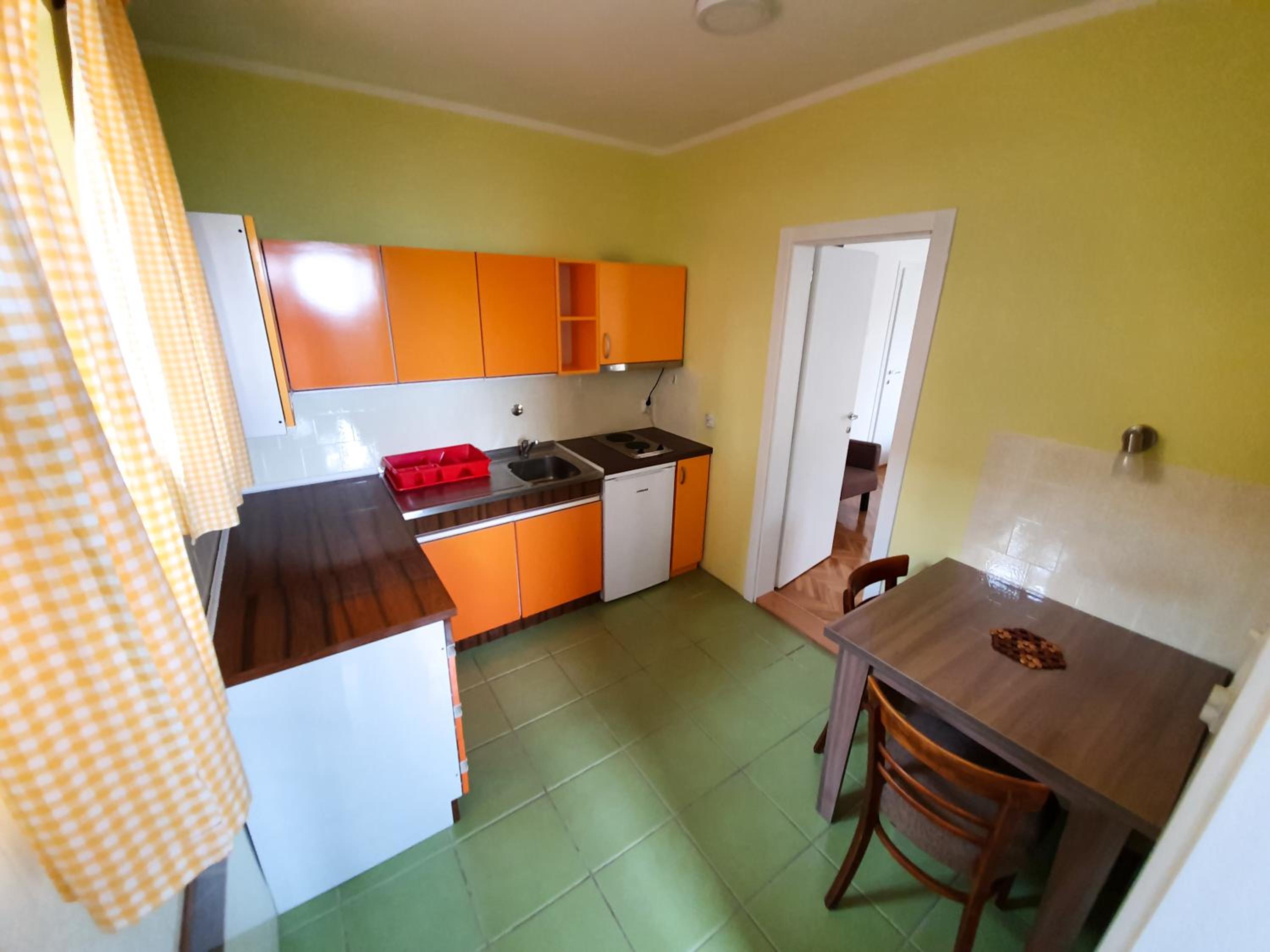 One-Bedroom Apartment photo 2