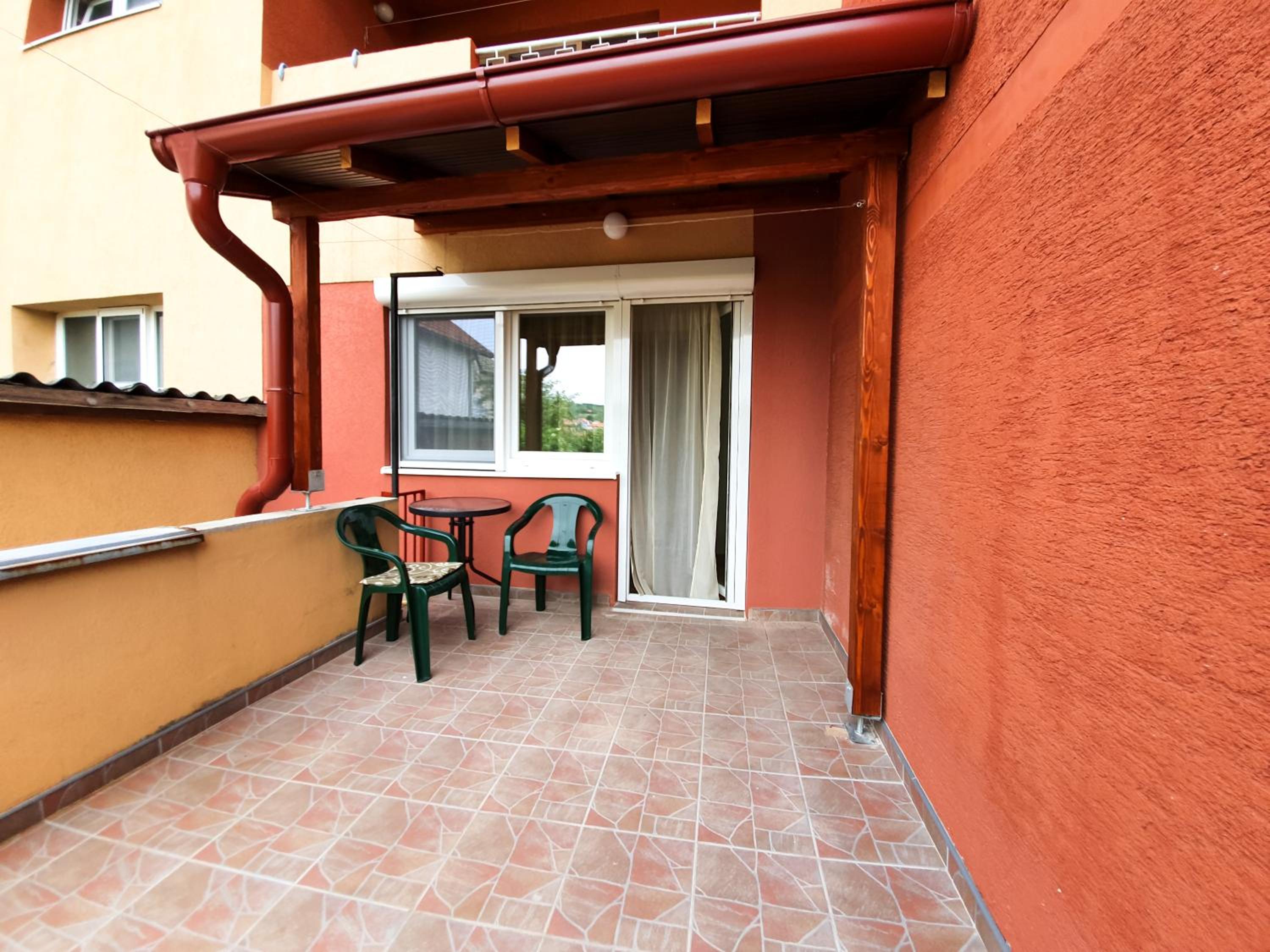 One-Bedroom Apartment photo 3