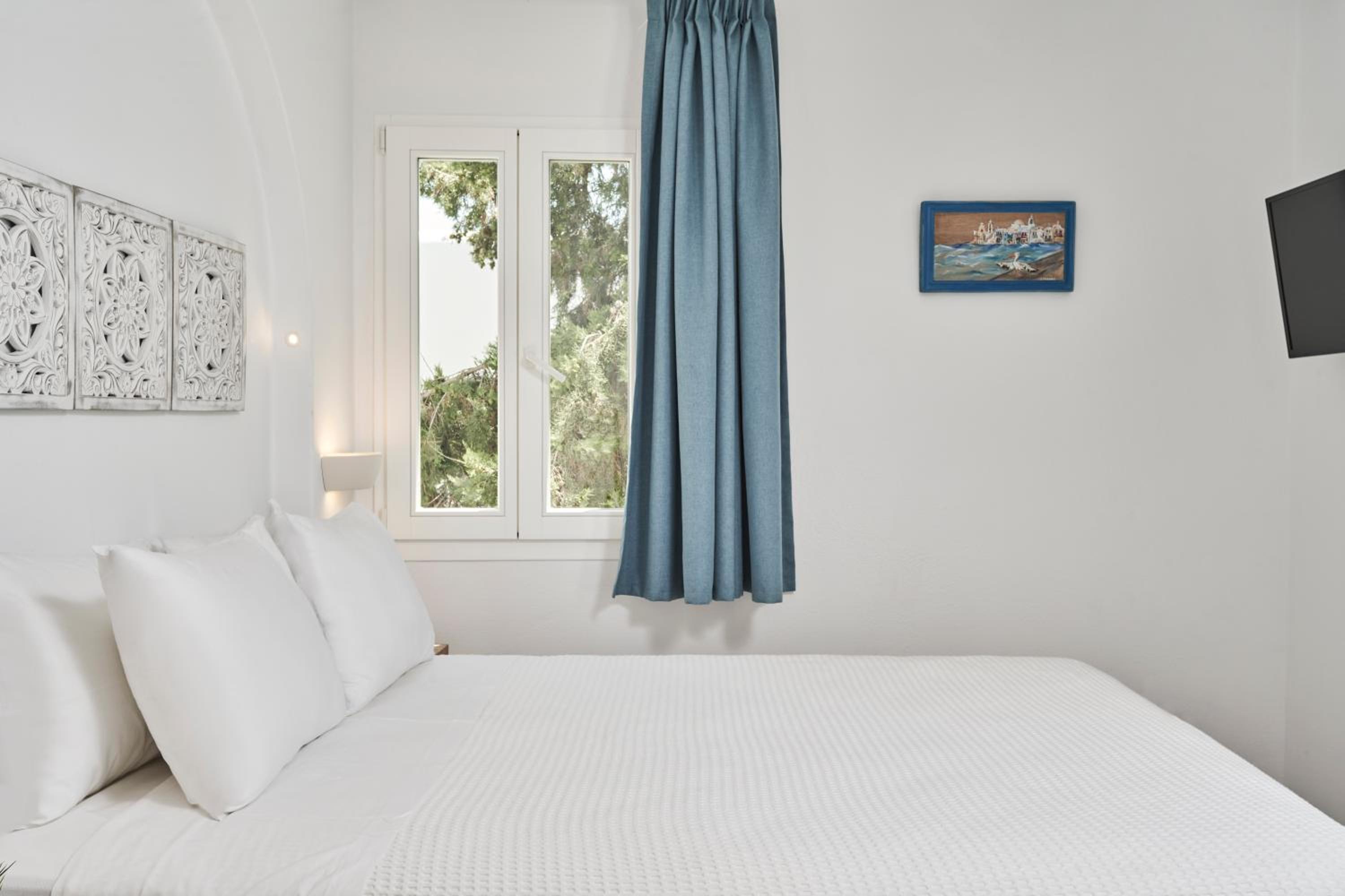 Deluxe Double Room with Side Sea View - Photo 21
