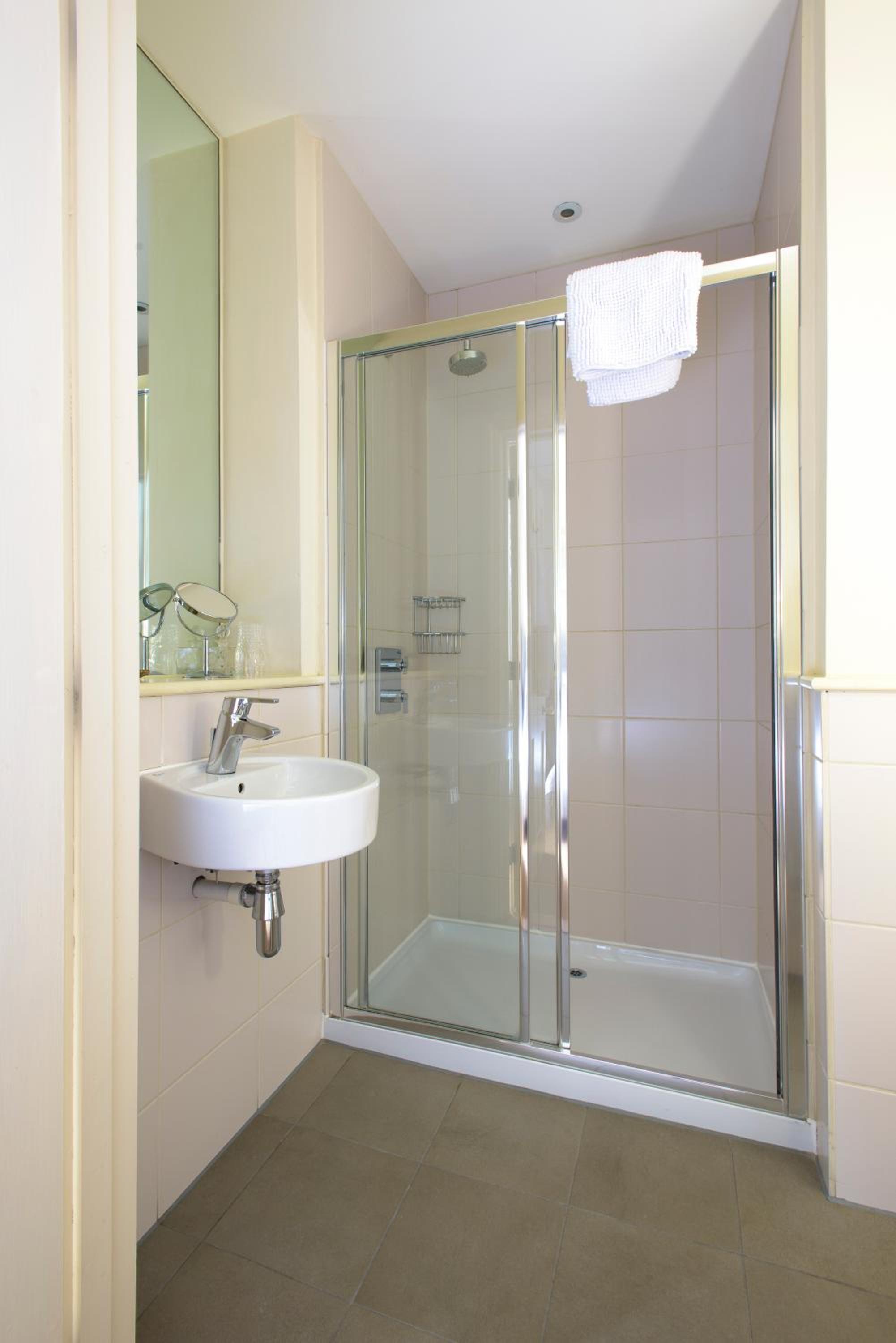 Deluxe Twin Room - Photo 3