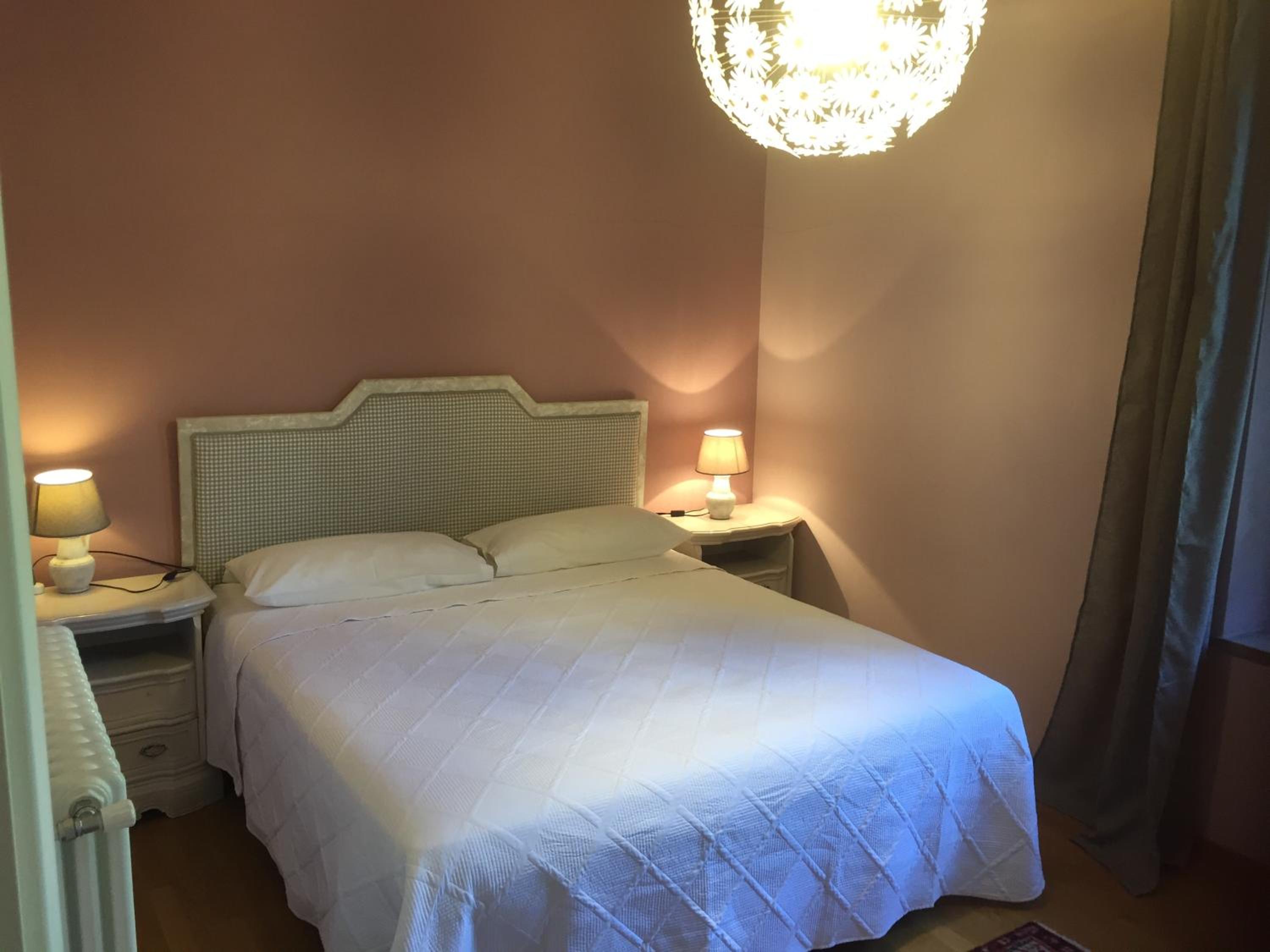 Double Room With Private External Bathroom photo 1