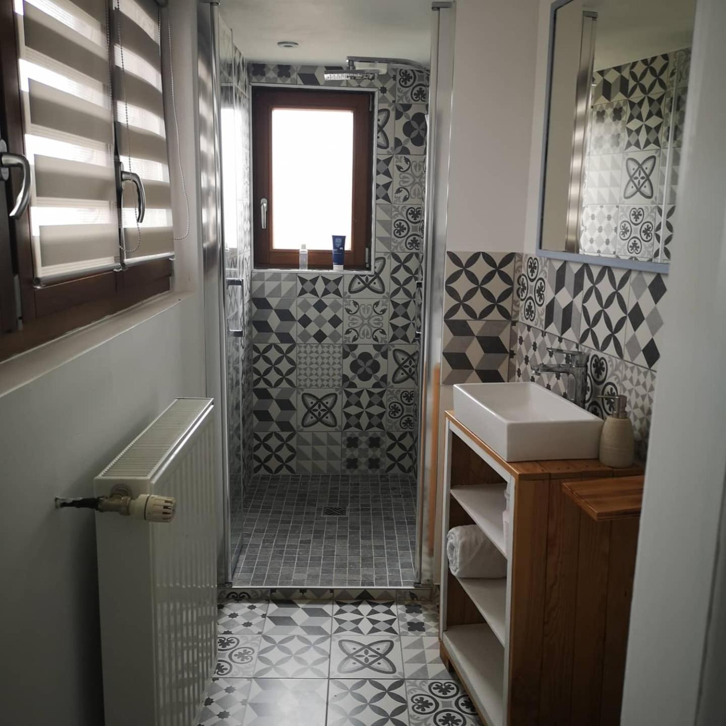 Double Room with Private Bathroom photo 3