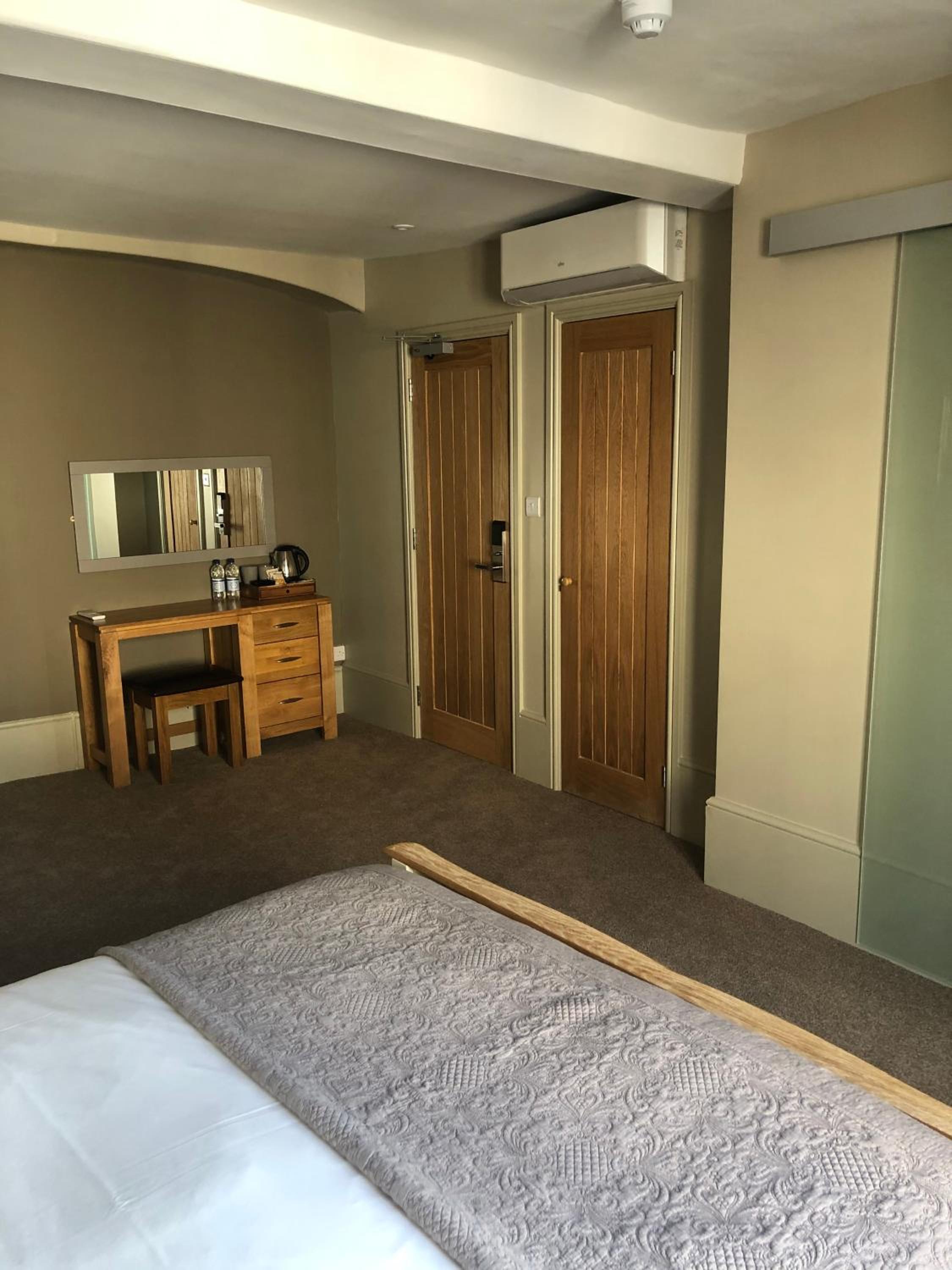Deluxe Double Room - Photo 19