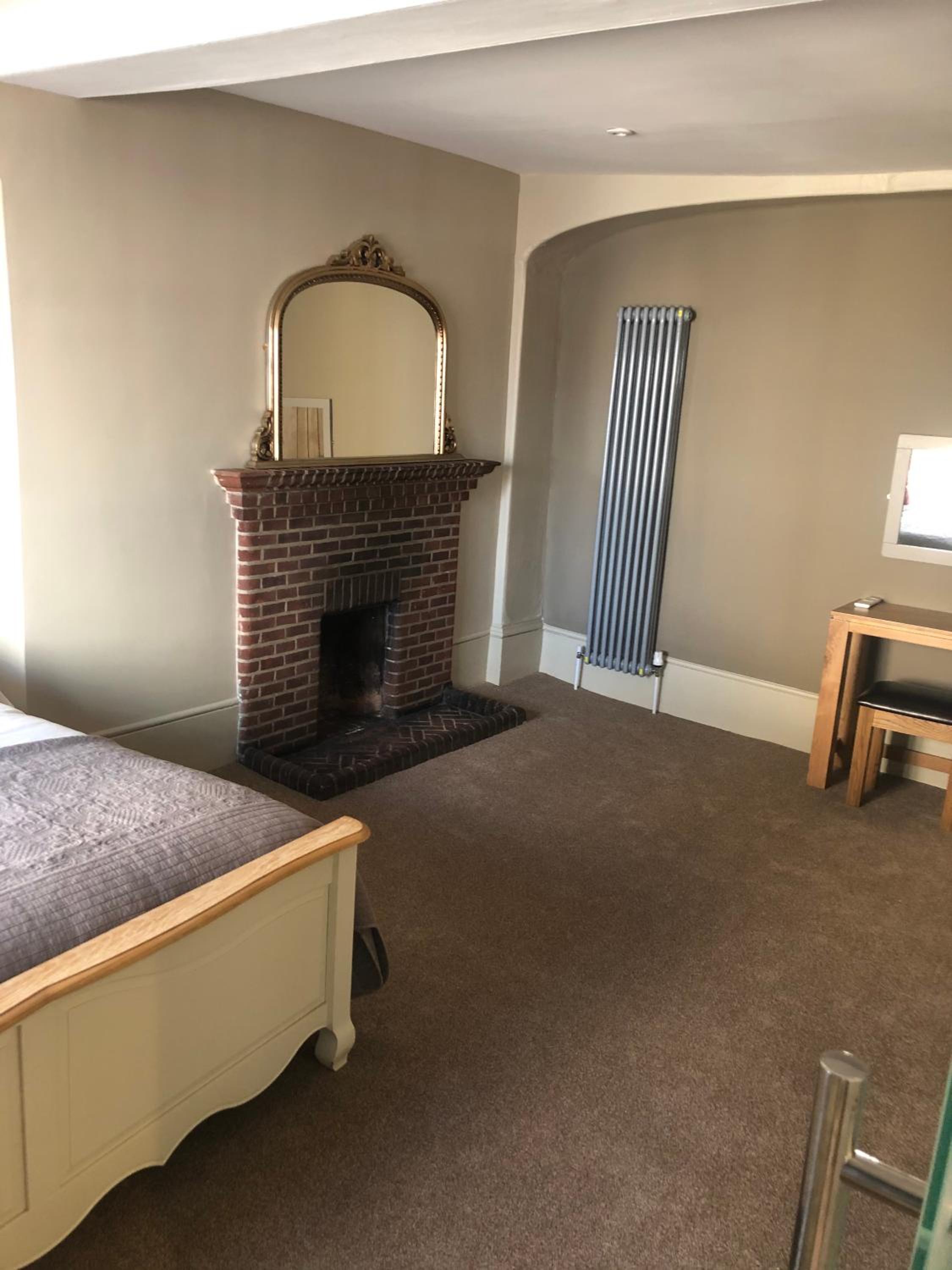 Deluxe Double Room - Photo 20
