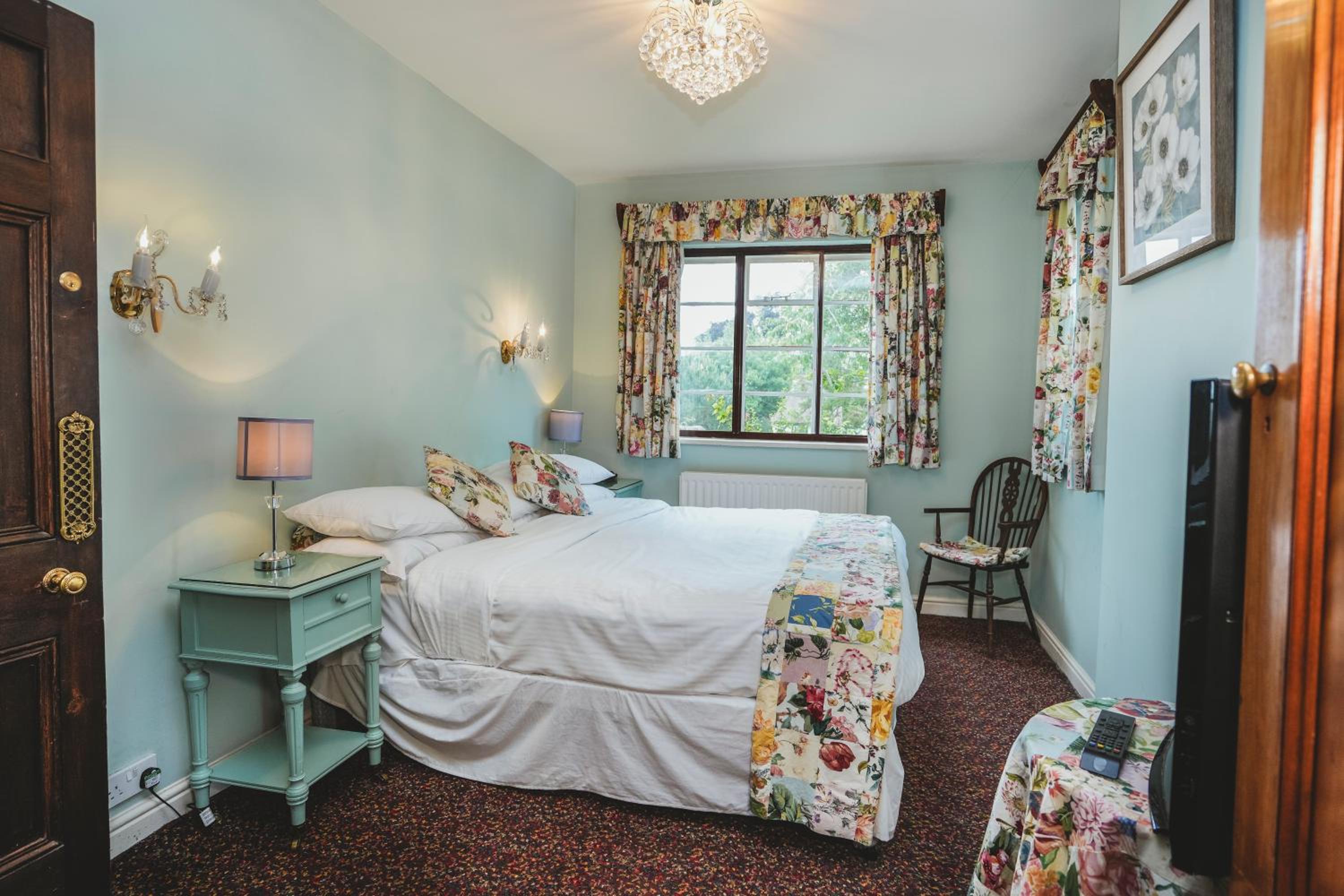 Standard Double or Twin Room - Photo 2
