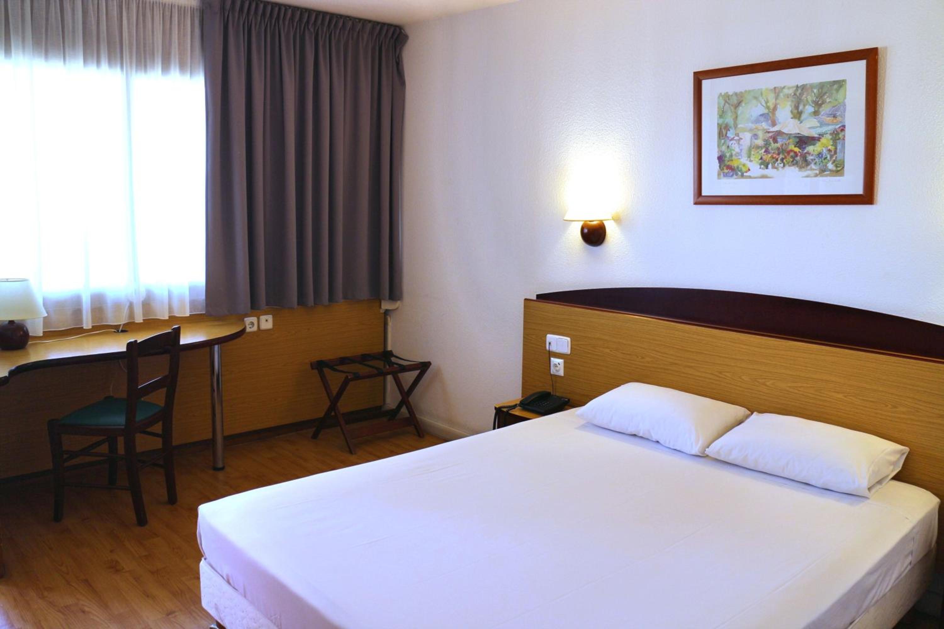 Double Room - Photo 11