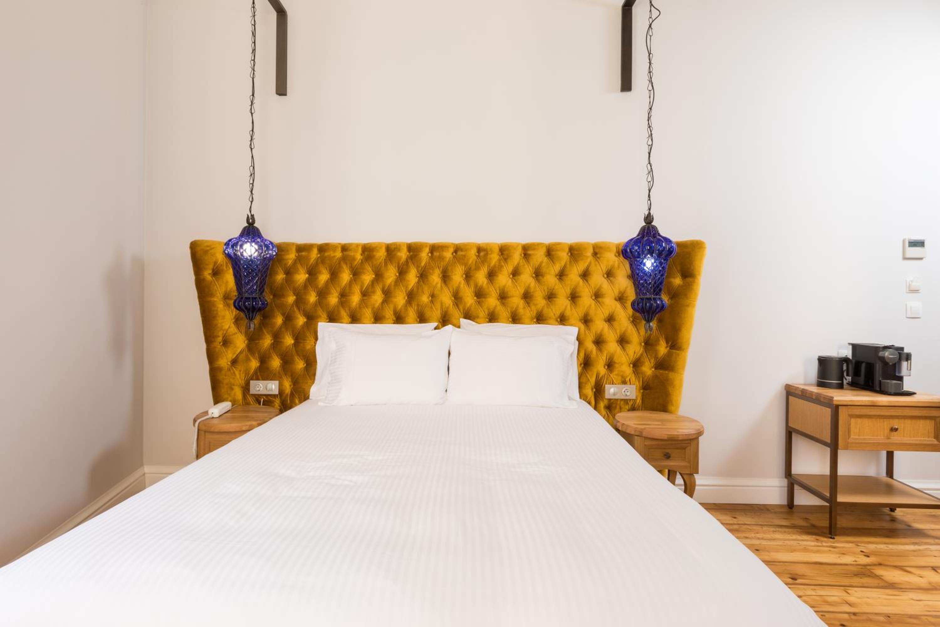 Deluxe Double Room with Side Sea View - Photo 1