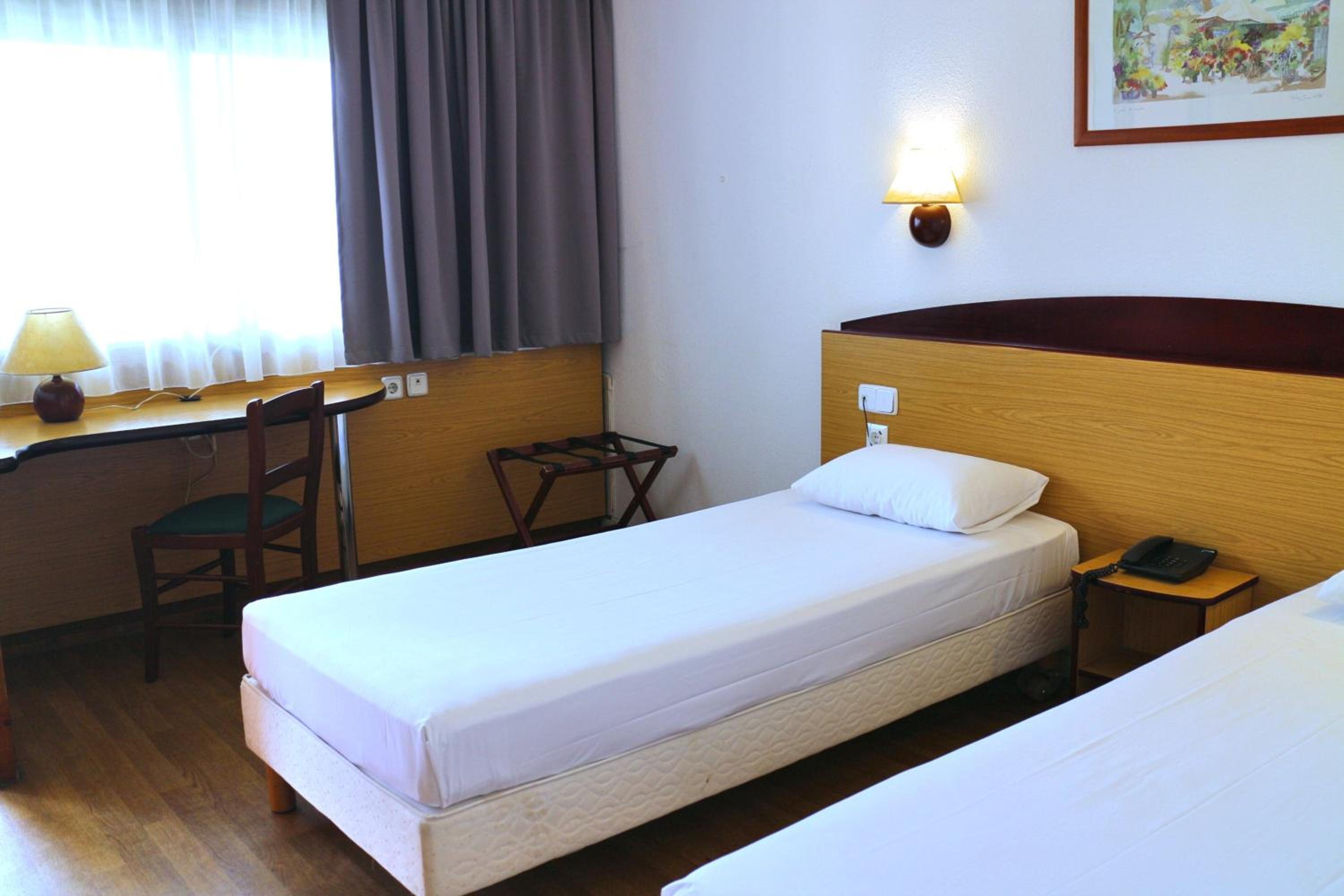 Twin Room - Photo 4