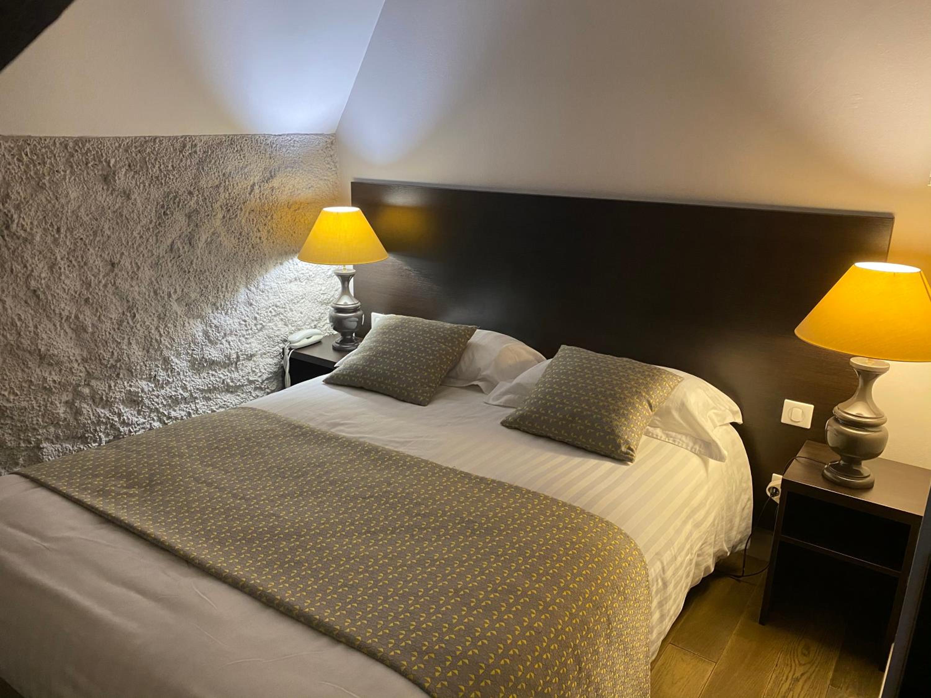 Double Room with Bath photo 1