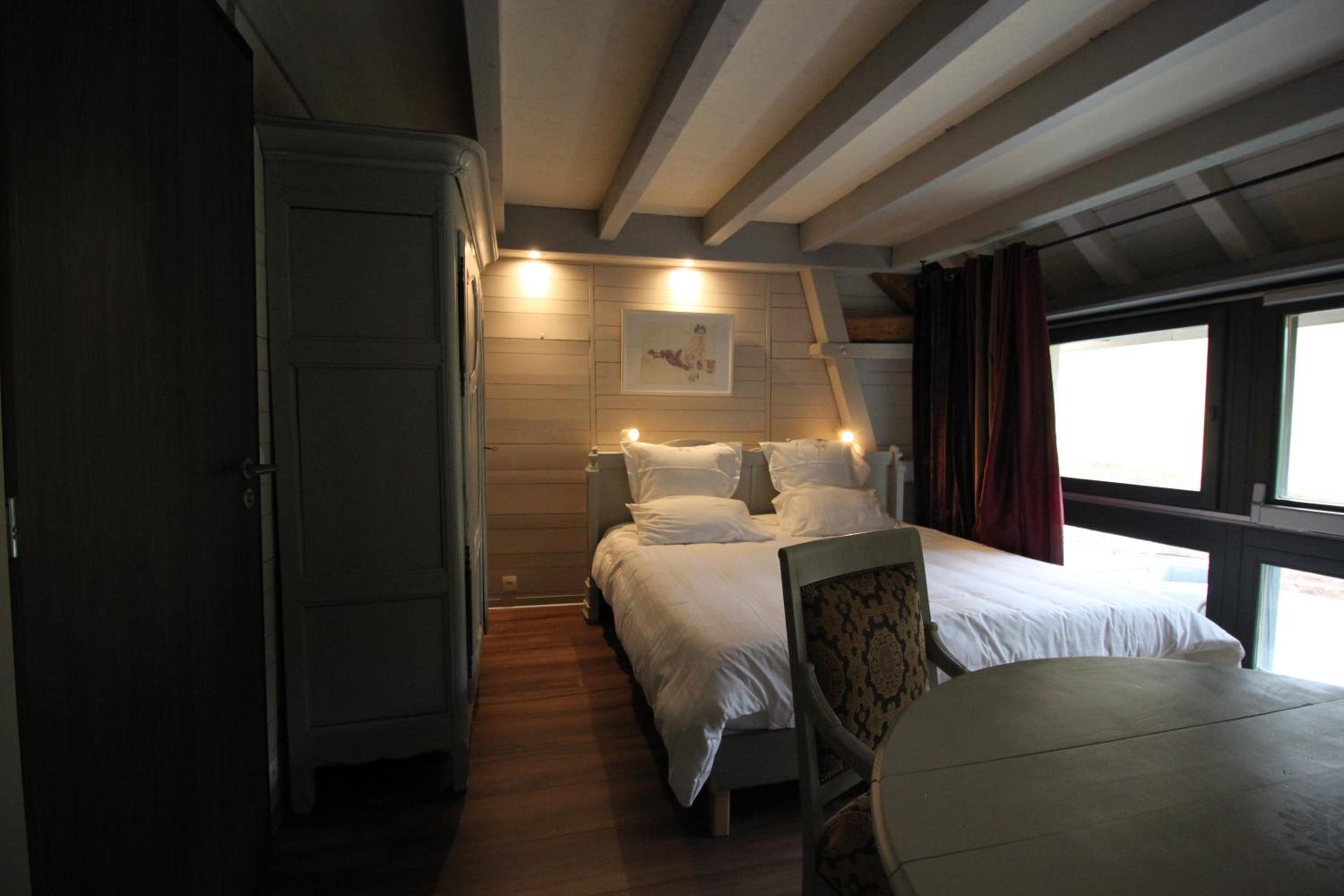 Deluxe Double Room with Bath - POMMIER photo 1