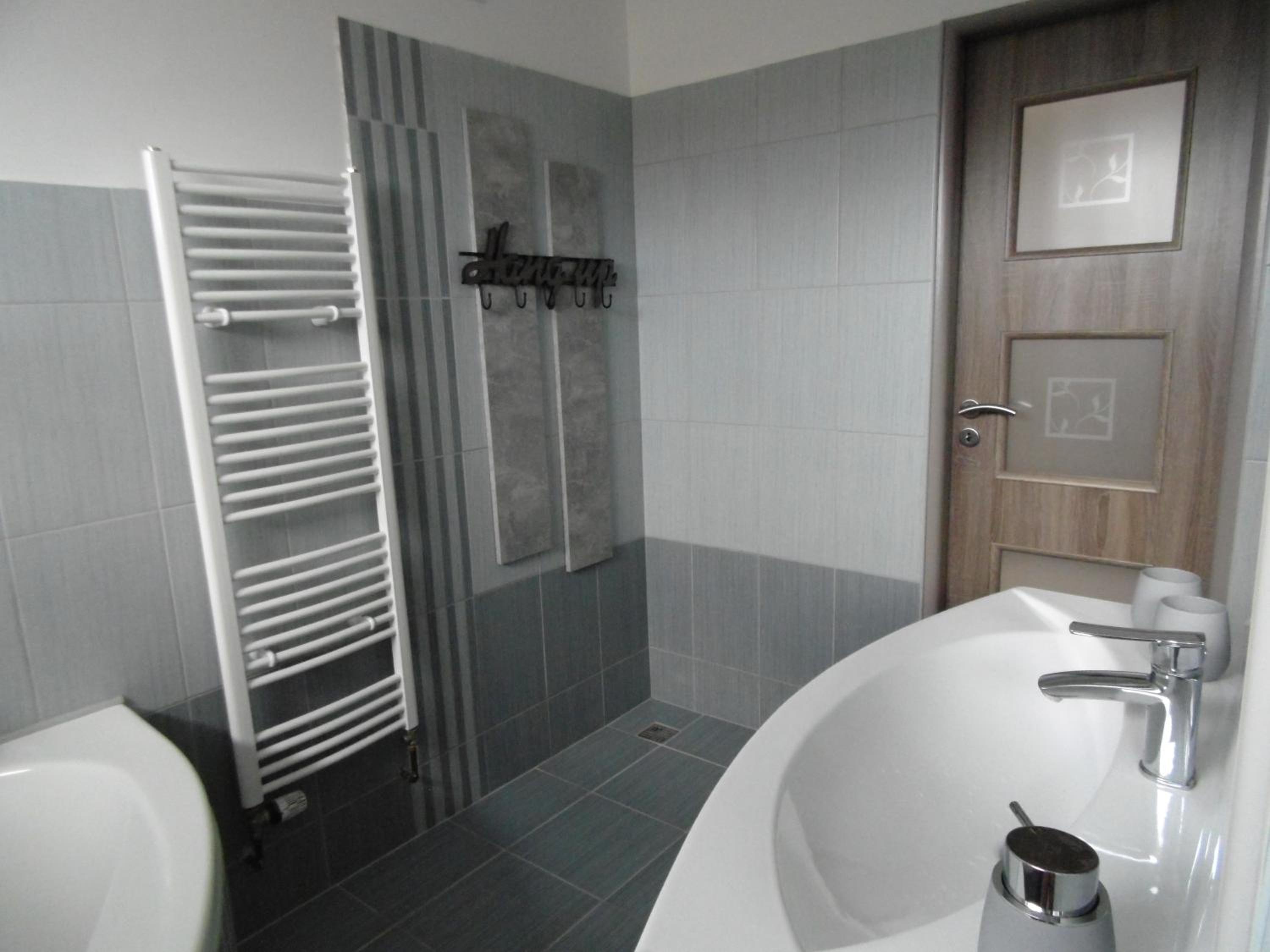 Two-Bedroom Apartment - Photo 5