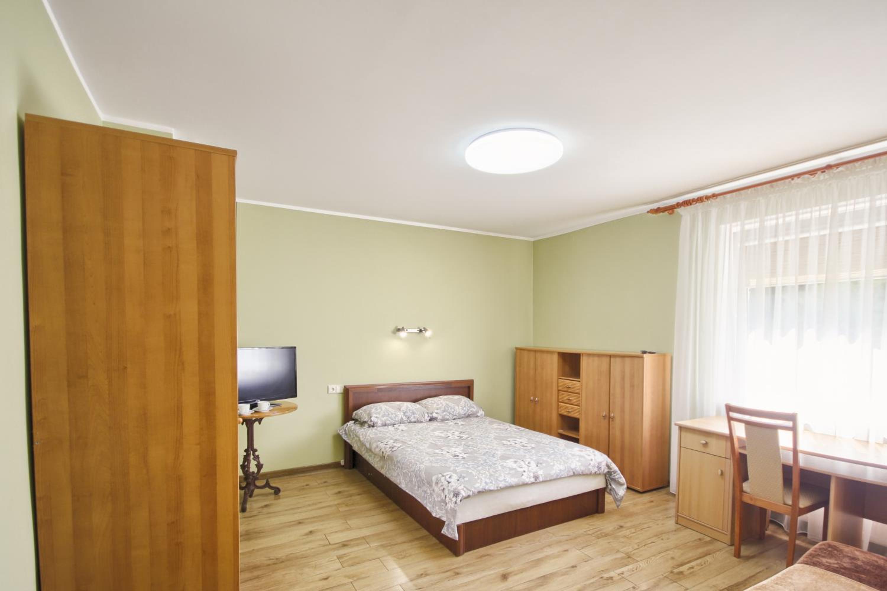 Three-Bedroom Apartment - Photo 5