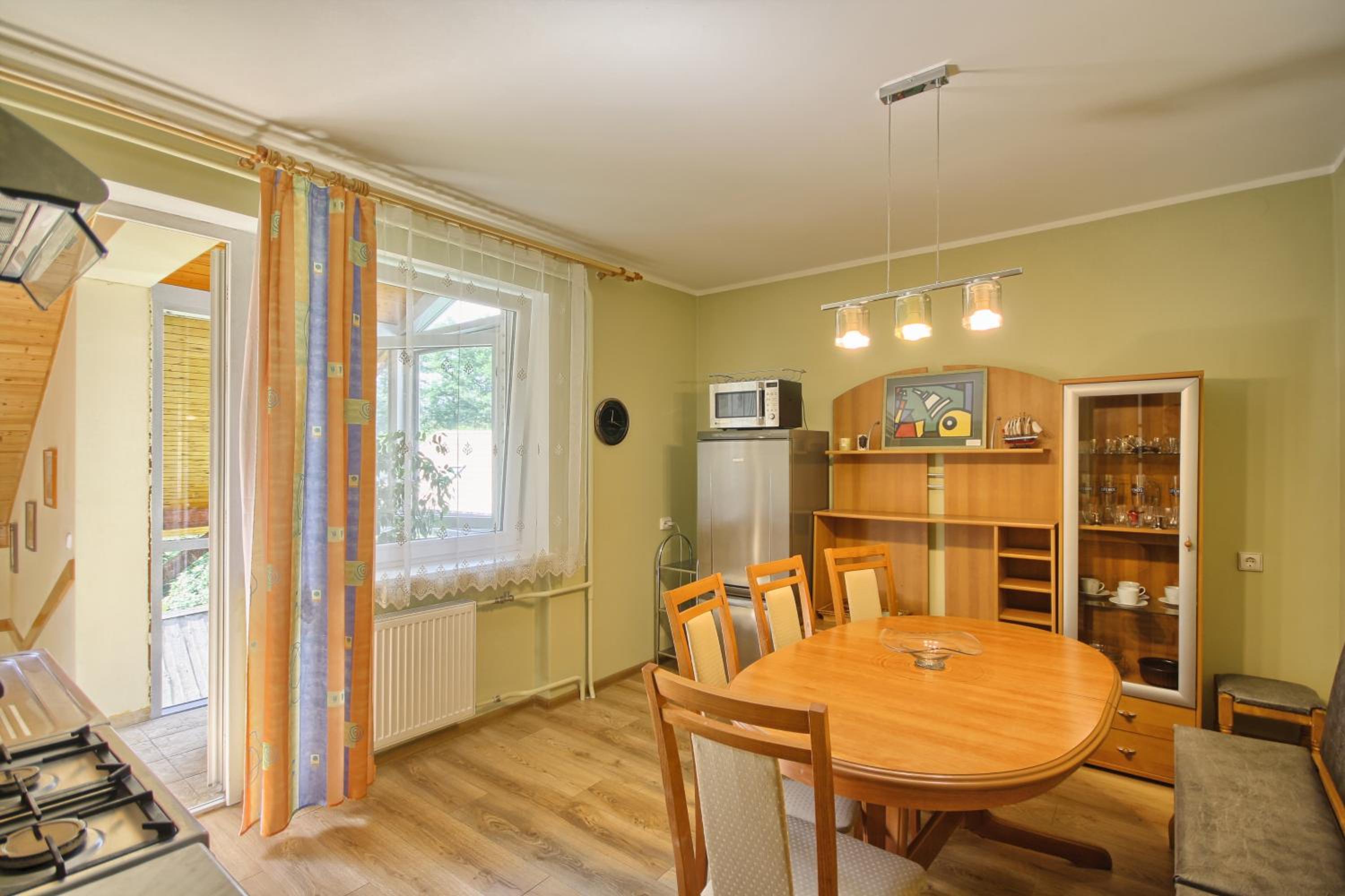 Three-Bedroom Apartment - Photo 8